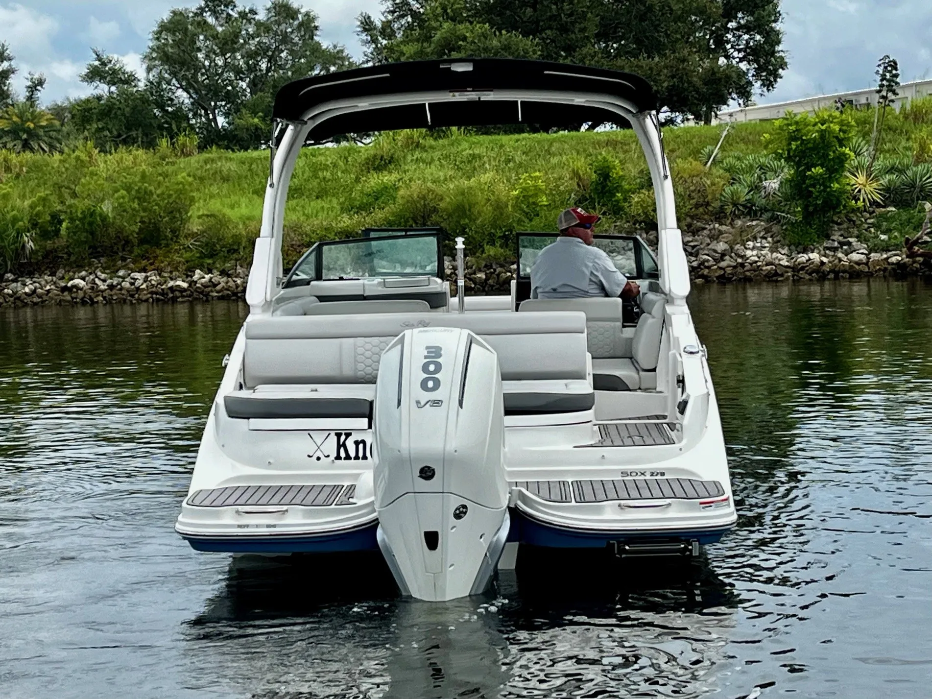 2024 Sea Ray 270 SDX OUTBOARD Image Thumbnail #2