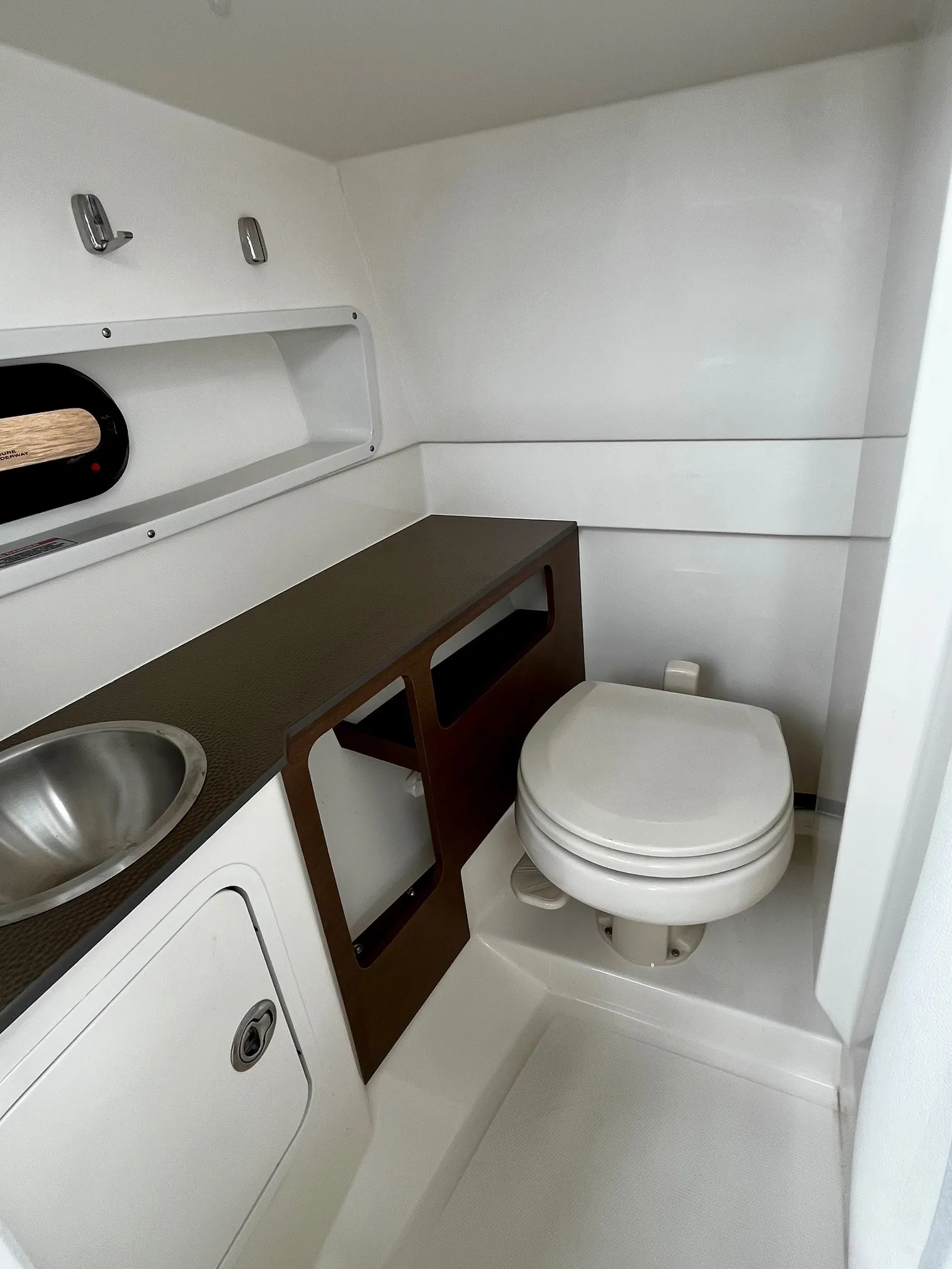 2024 Sea Ray 270 SDX OUTBOARD Image Thumbnail #15
