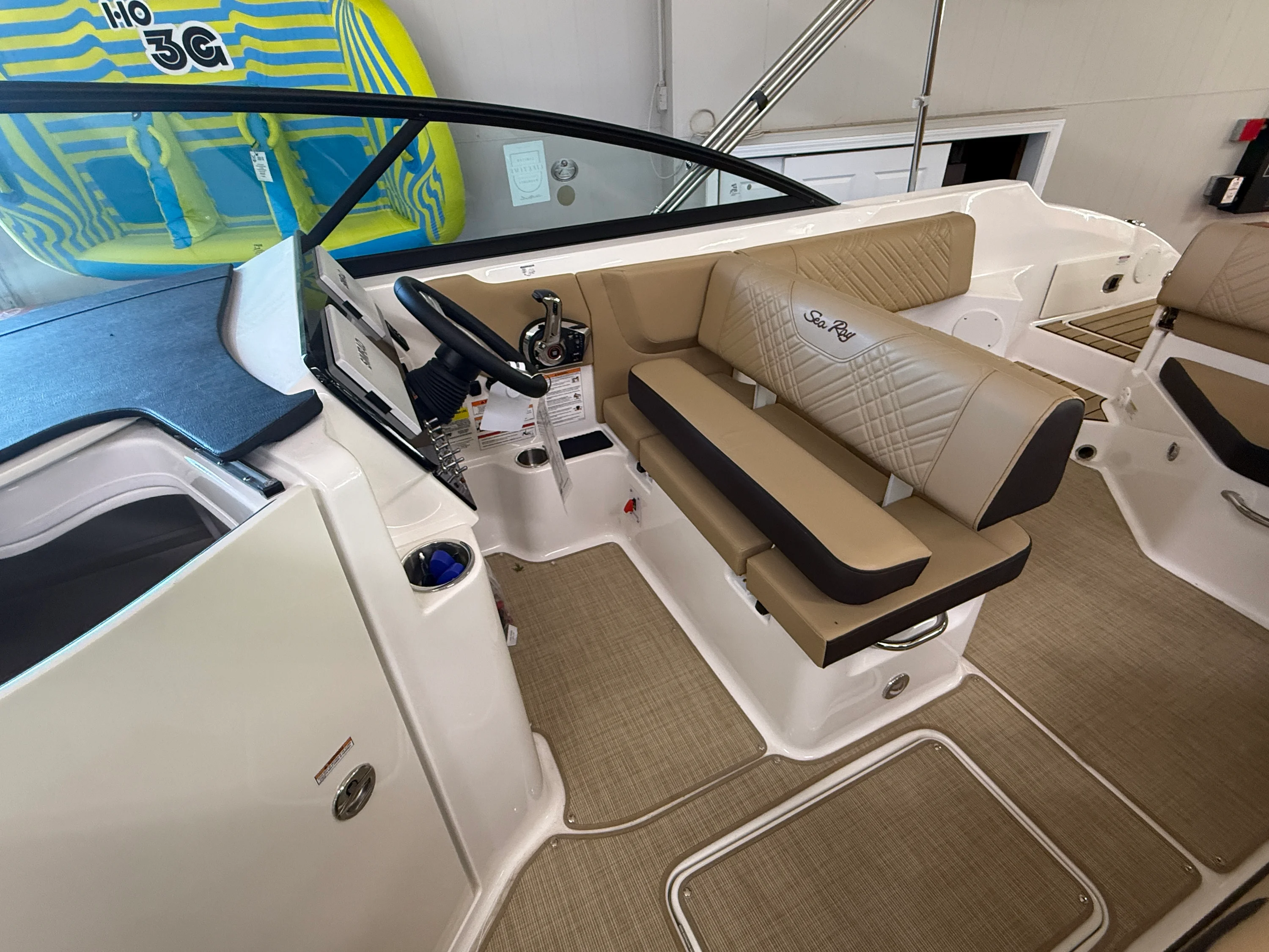 2026 Sea Ray SDX 250 Image Thumbnail #9
