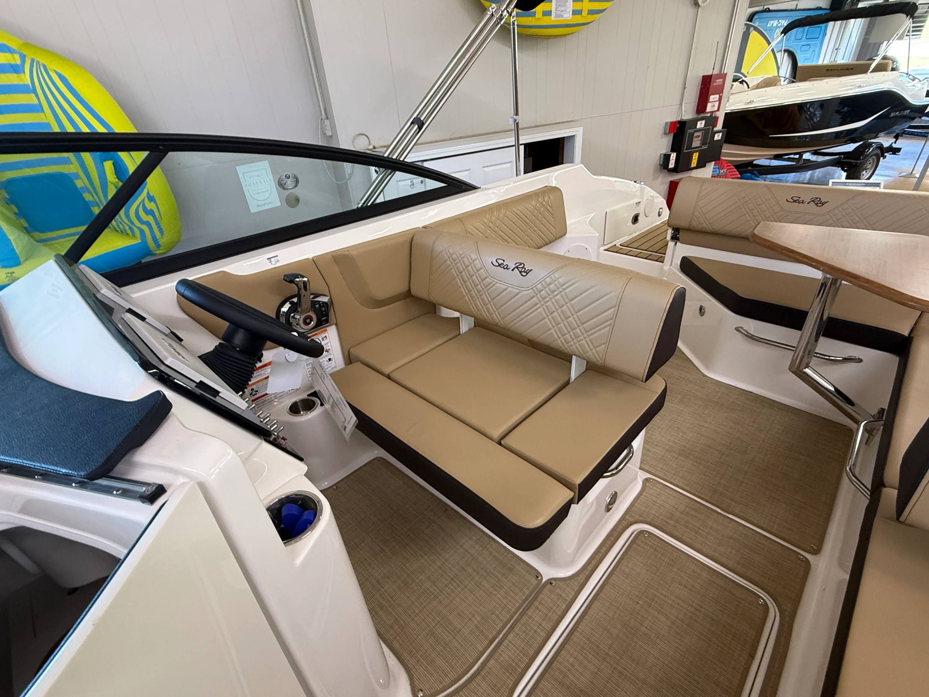 2026 Sea Ray SDX 250 Image Thumbnail #11