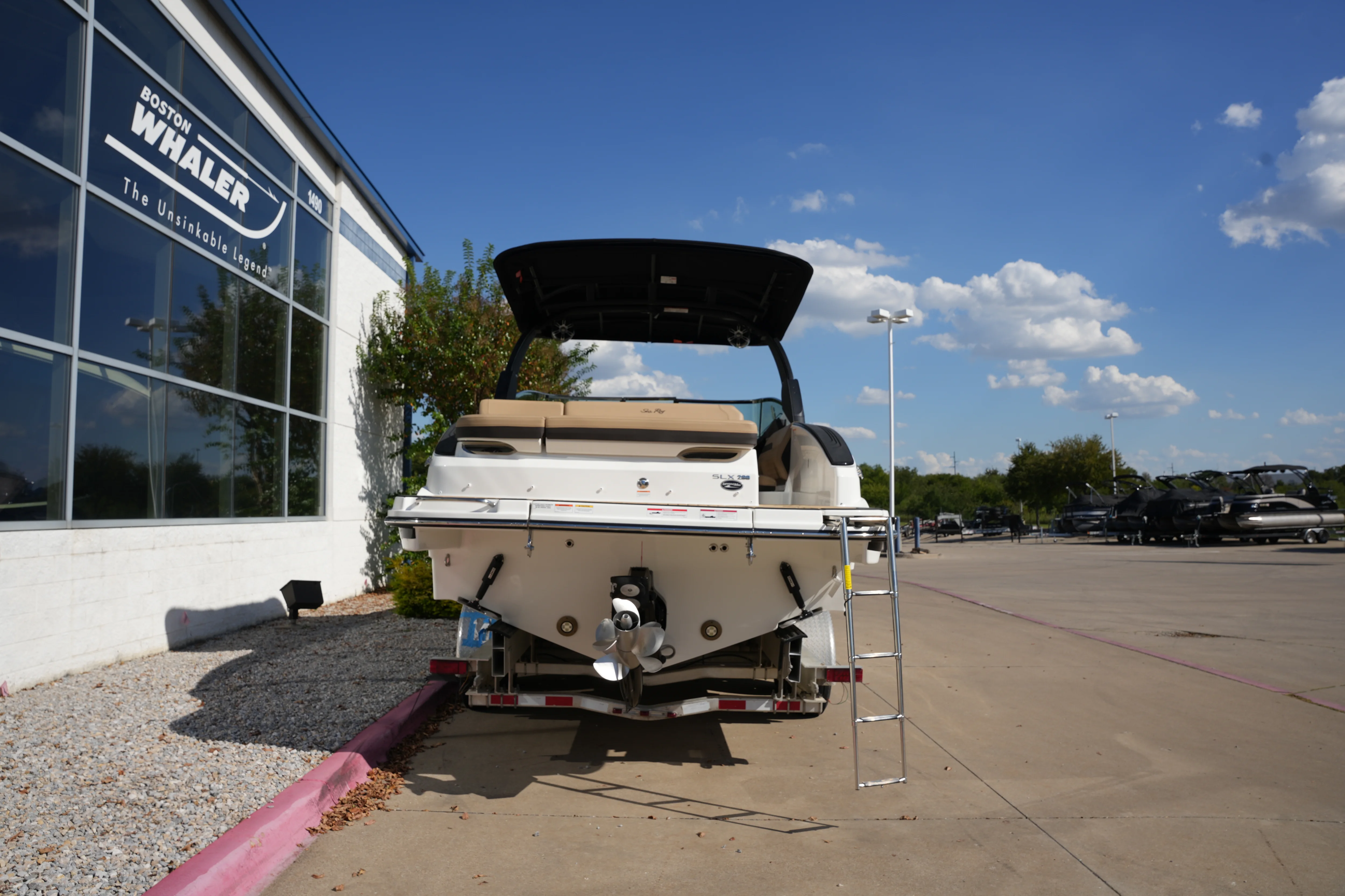 2026 Sea Ray SLX 280 Image Thumbnail #3