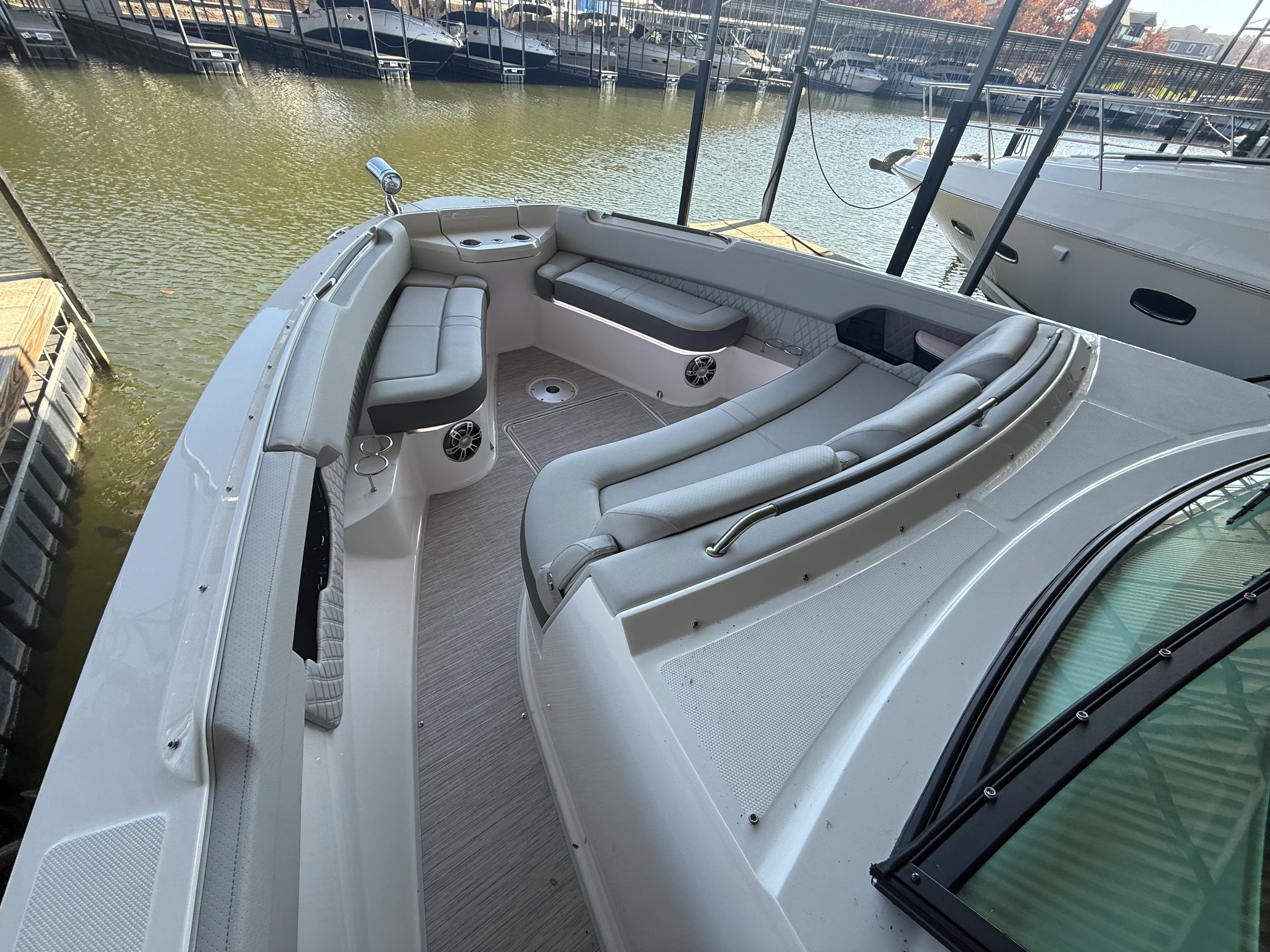 2026 Sea Ray SLX 400 Outboard Image Thumbnail #25