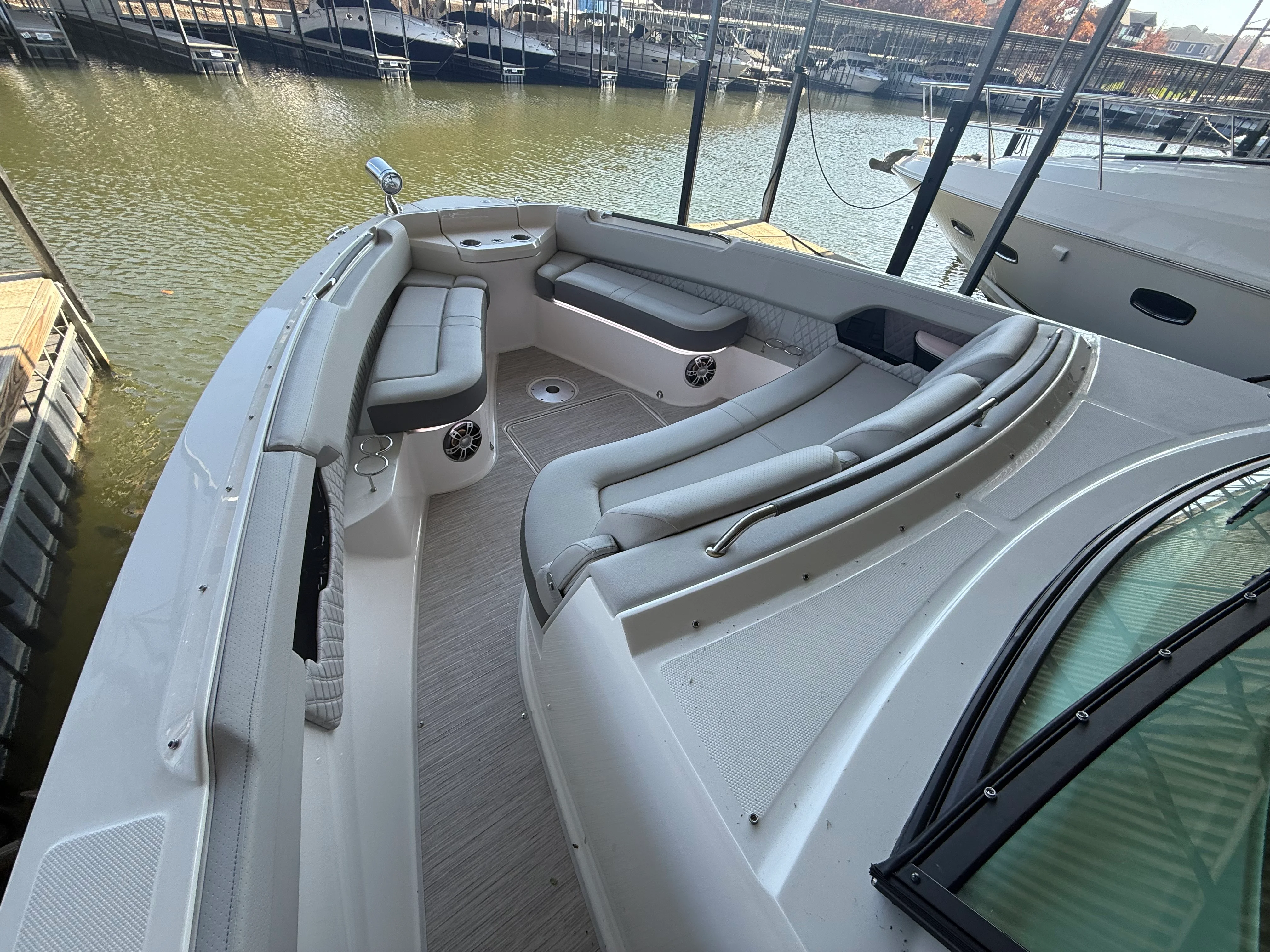 2026 Sea Ray SLX 400 Outboard Image Thumbnail #25