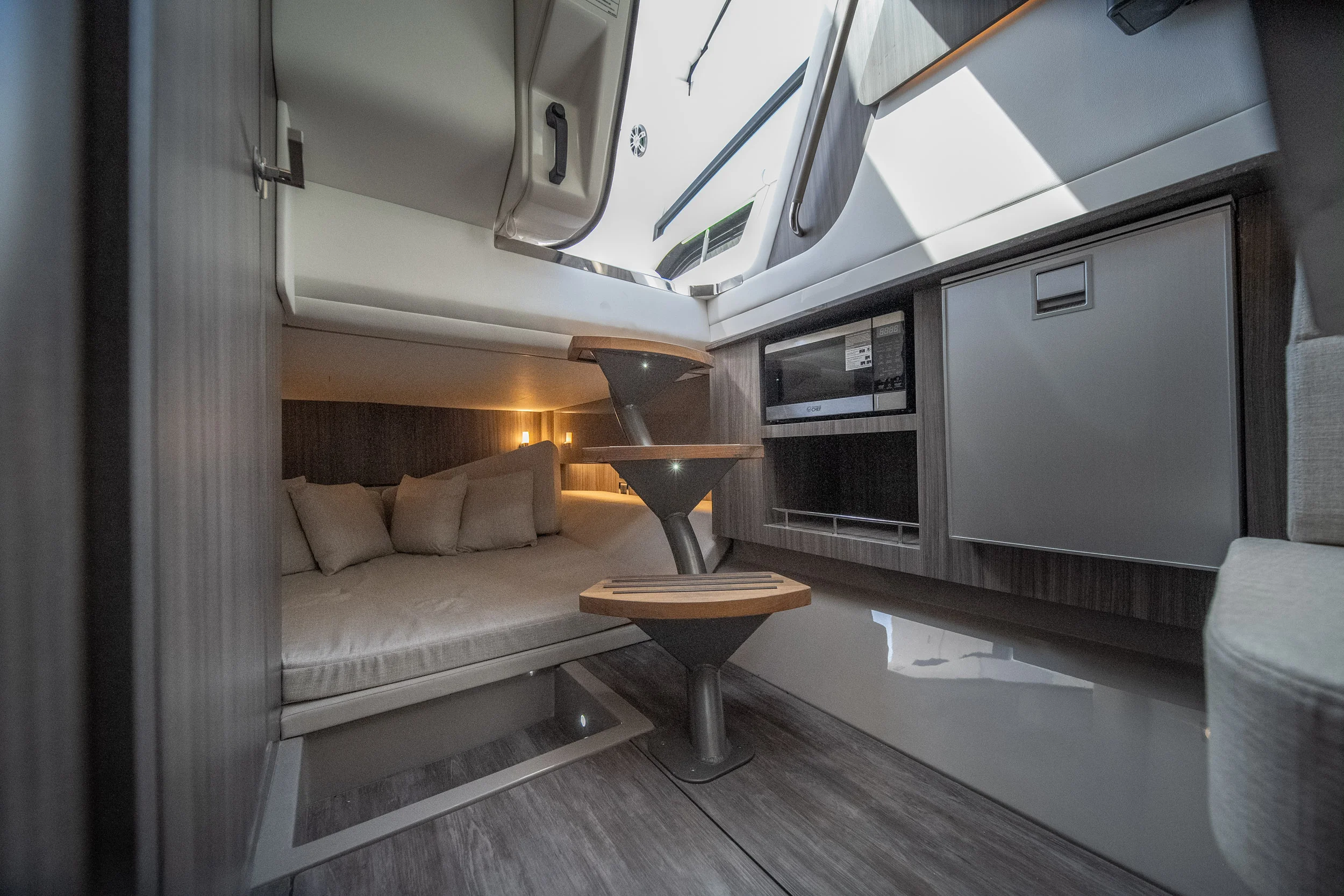 2026 Sea Ray SLX 400 Outboard Image Thumbnail #57