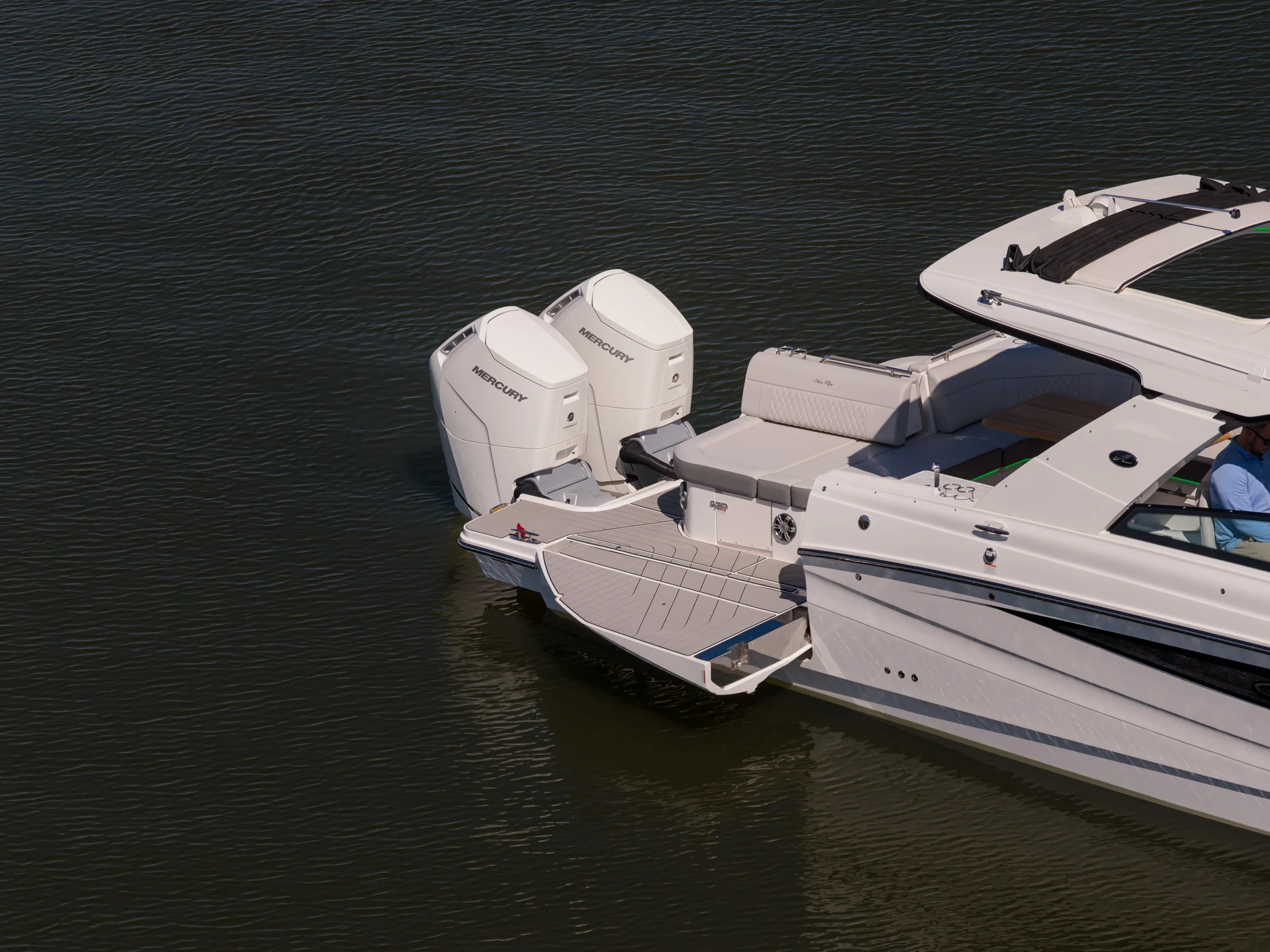 2026 Sea Ray SLX 400 Outboard Image Thumbnail #2