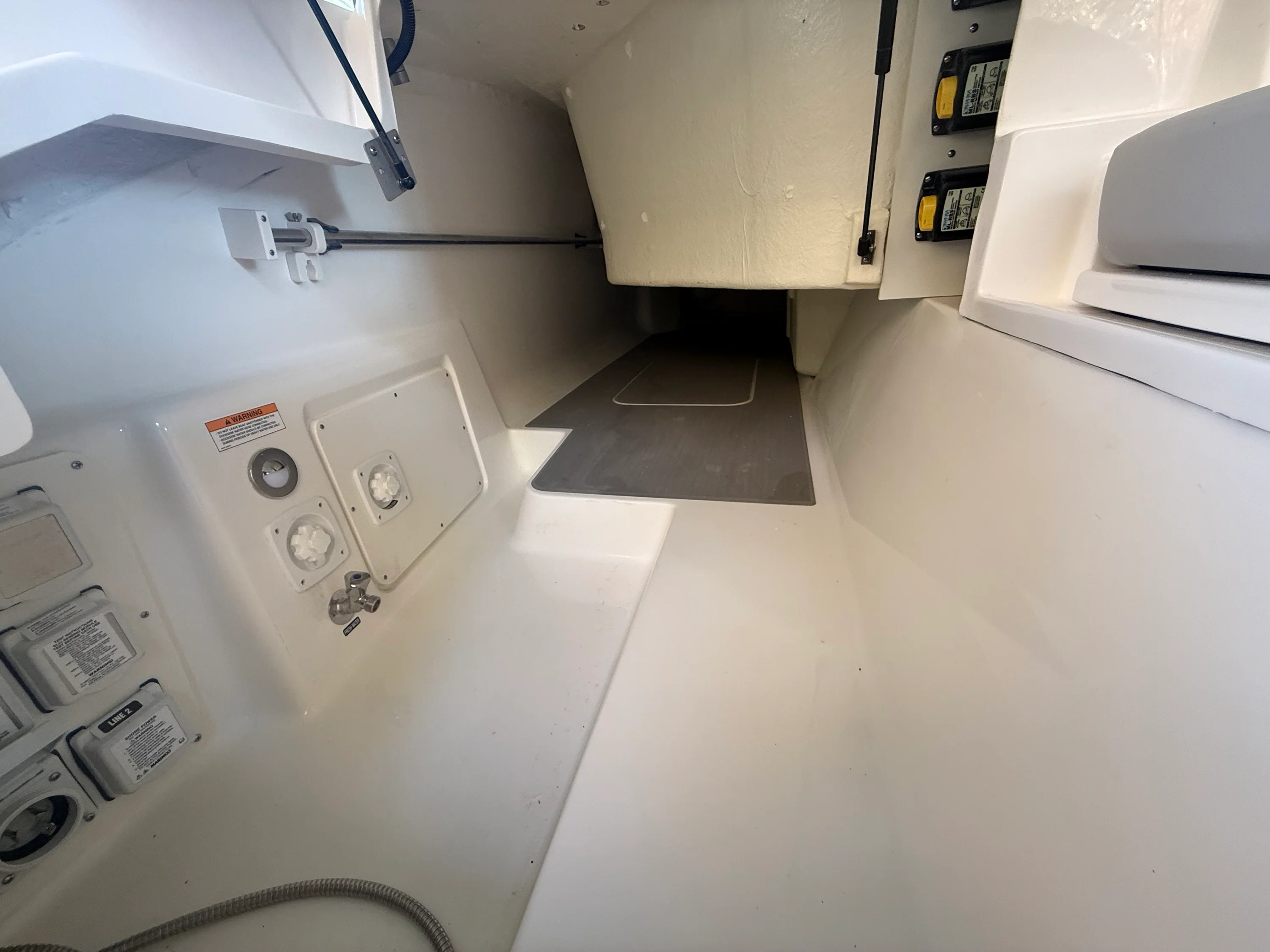 2026 Sea Ray SLX 400 Outboard Image Thumbnail #43