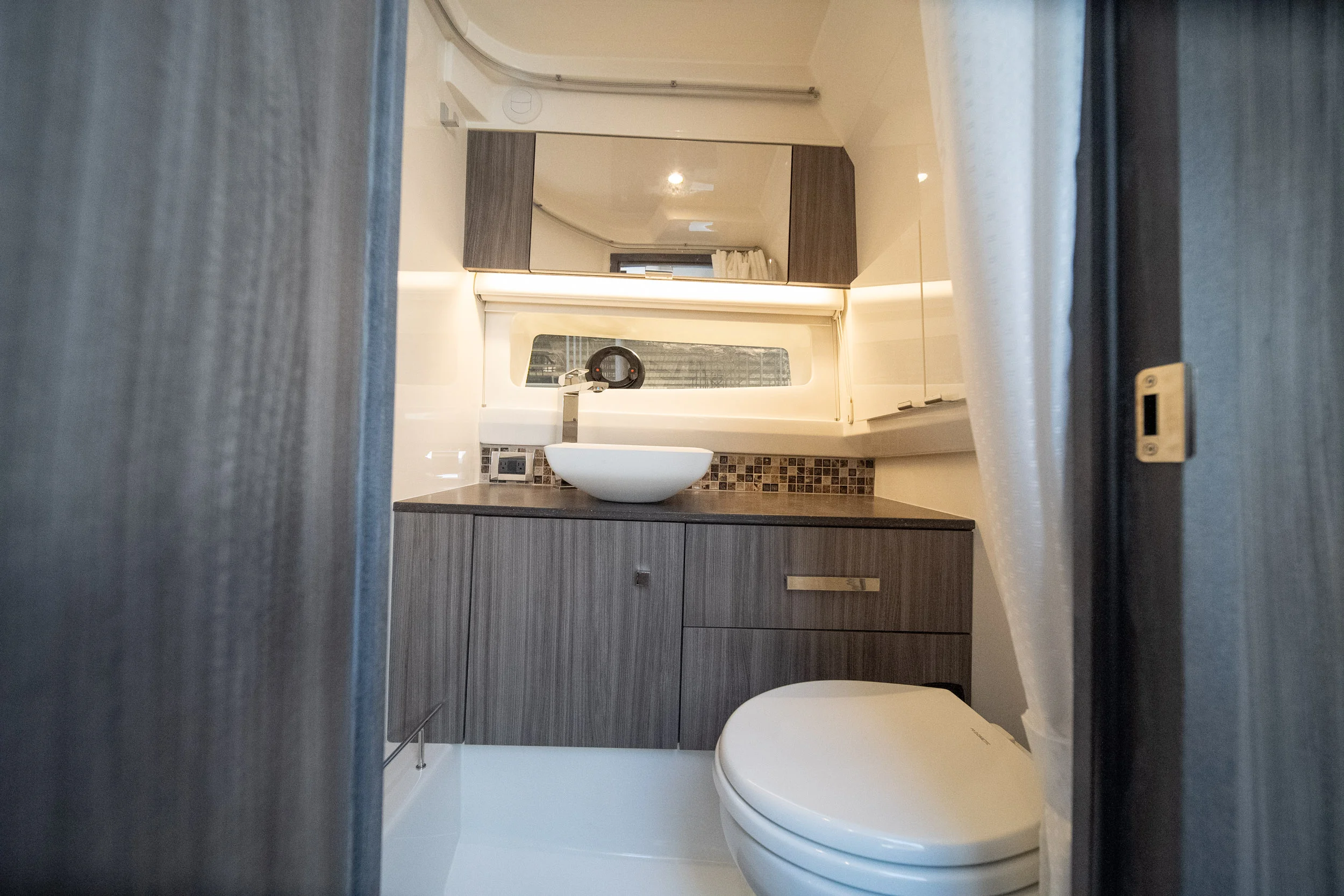 2026 Sea Ray SLX 400 Outboard Image Thumbnail #56