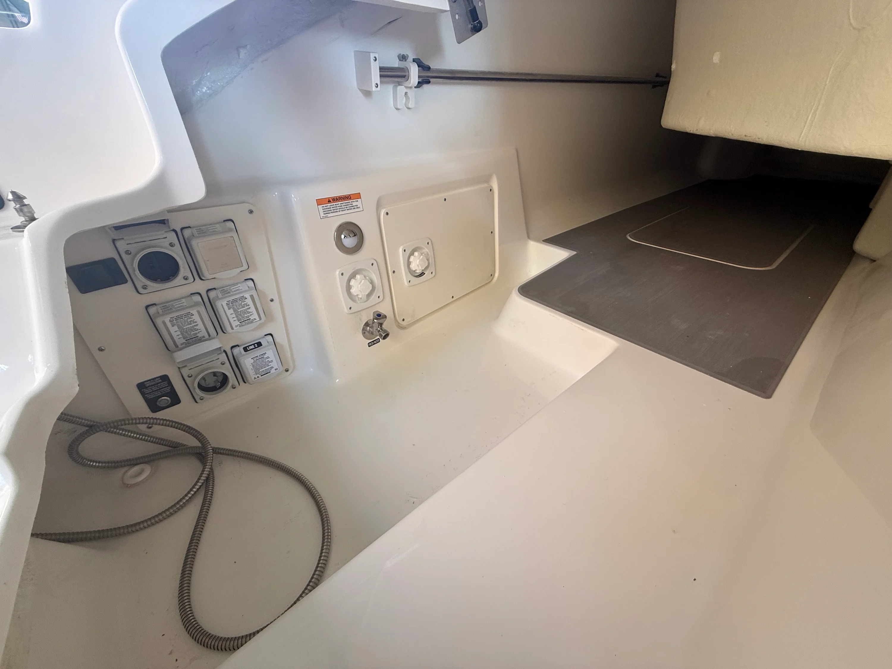 2026 Sea Ray SLX 400 Outboard Image Thumbnail #44