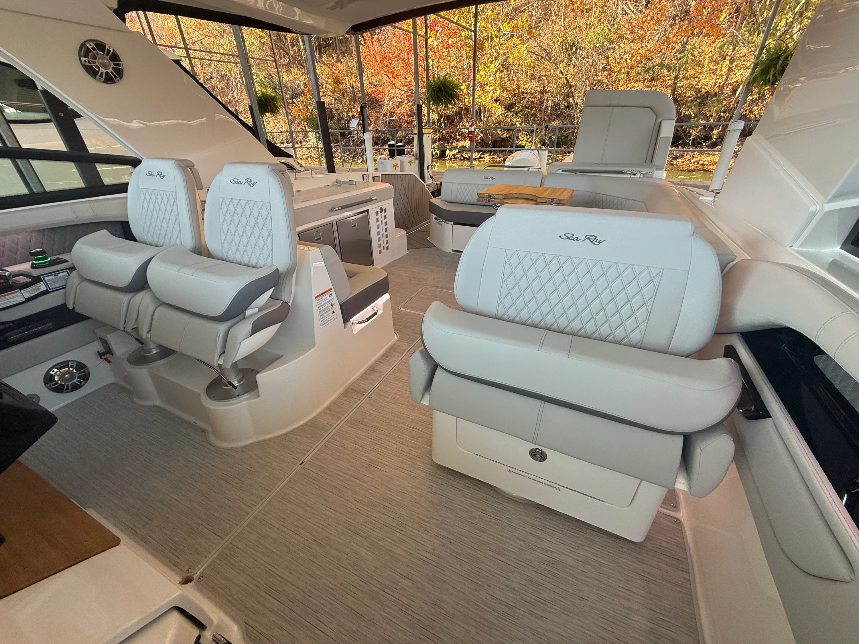 2026 Sea Ray SLX 400 Outboard Image Thumbnail #7