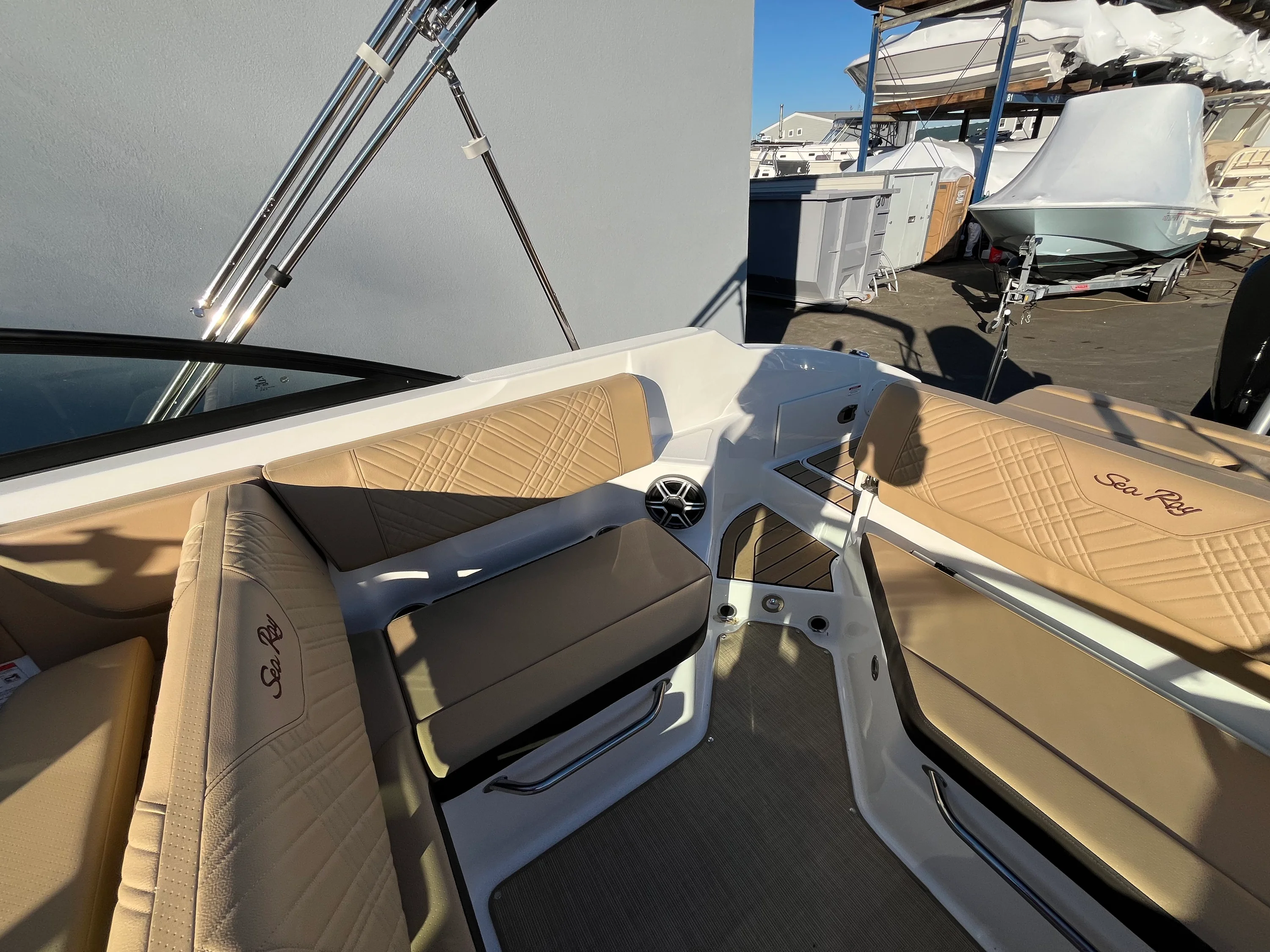 2026 Sea Ray SDX 250 Outboard Image Thumbnail #7