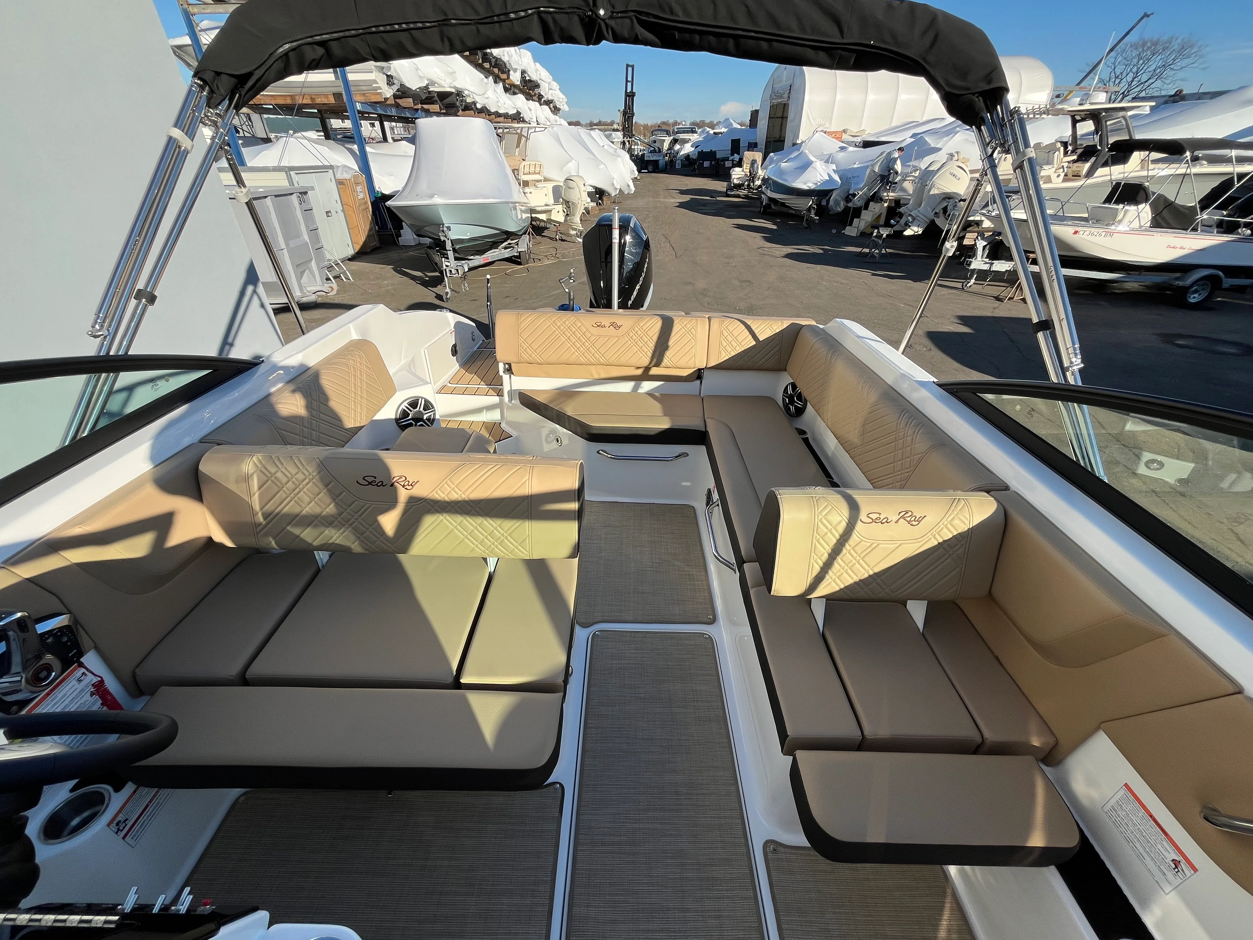 2026 Sea Ray SDX 250 Outboard Image Thumbnail #9