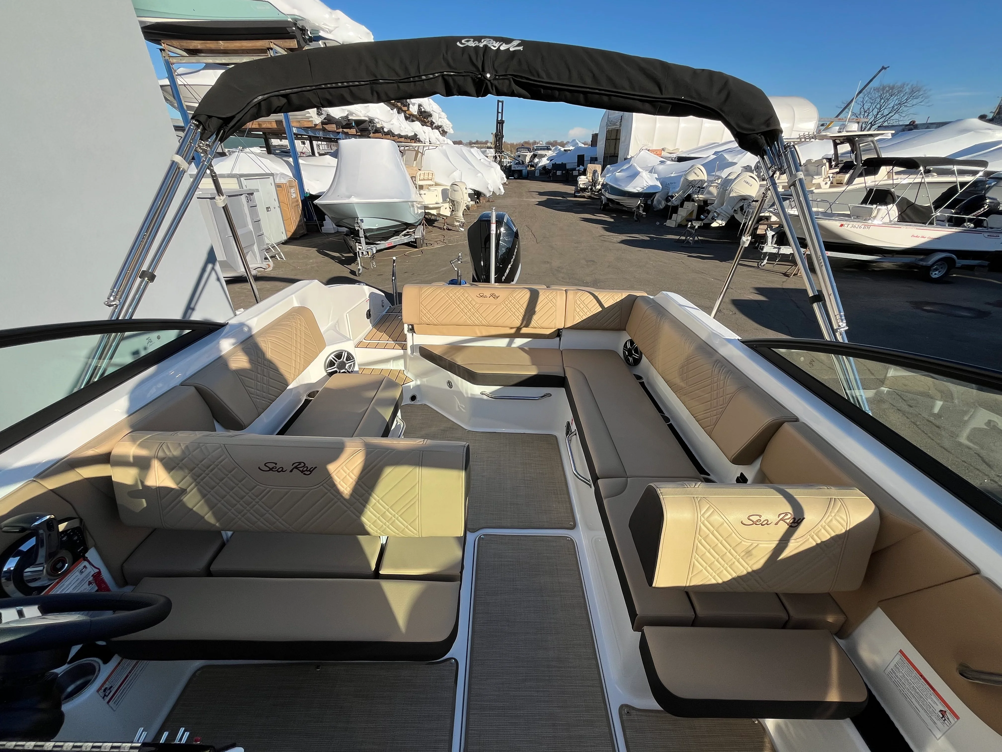 2026 Sea Ray SDX 250 Outboard Image Thumbnail #10