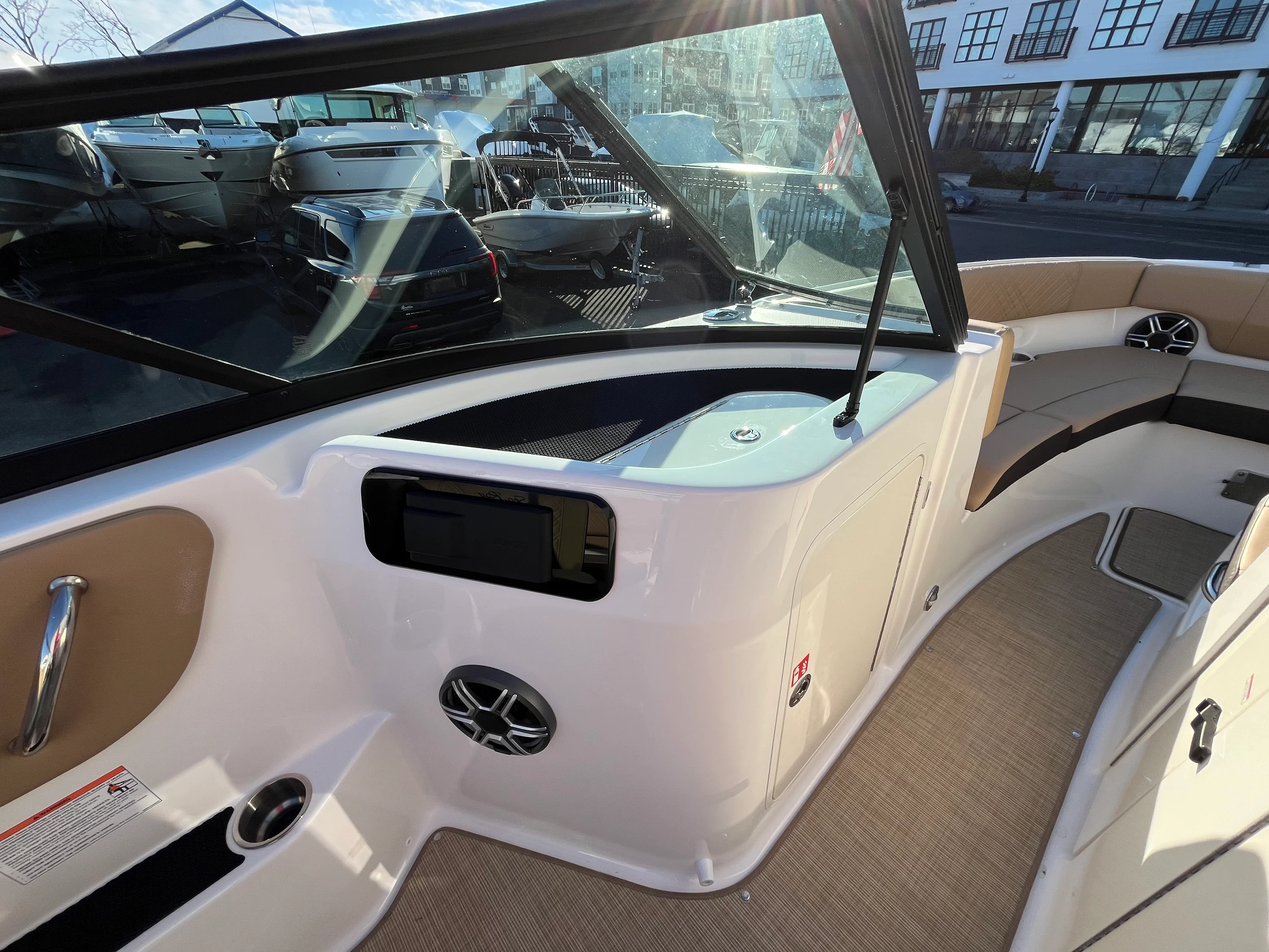 2026 Sea Ray SDX 250 Outboard Image Thumbnail #11