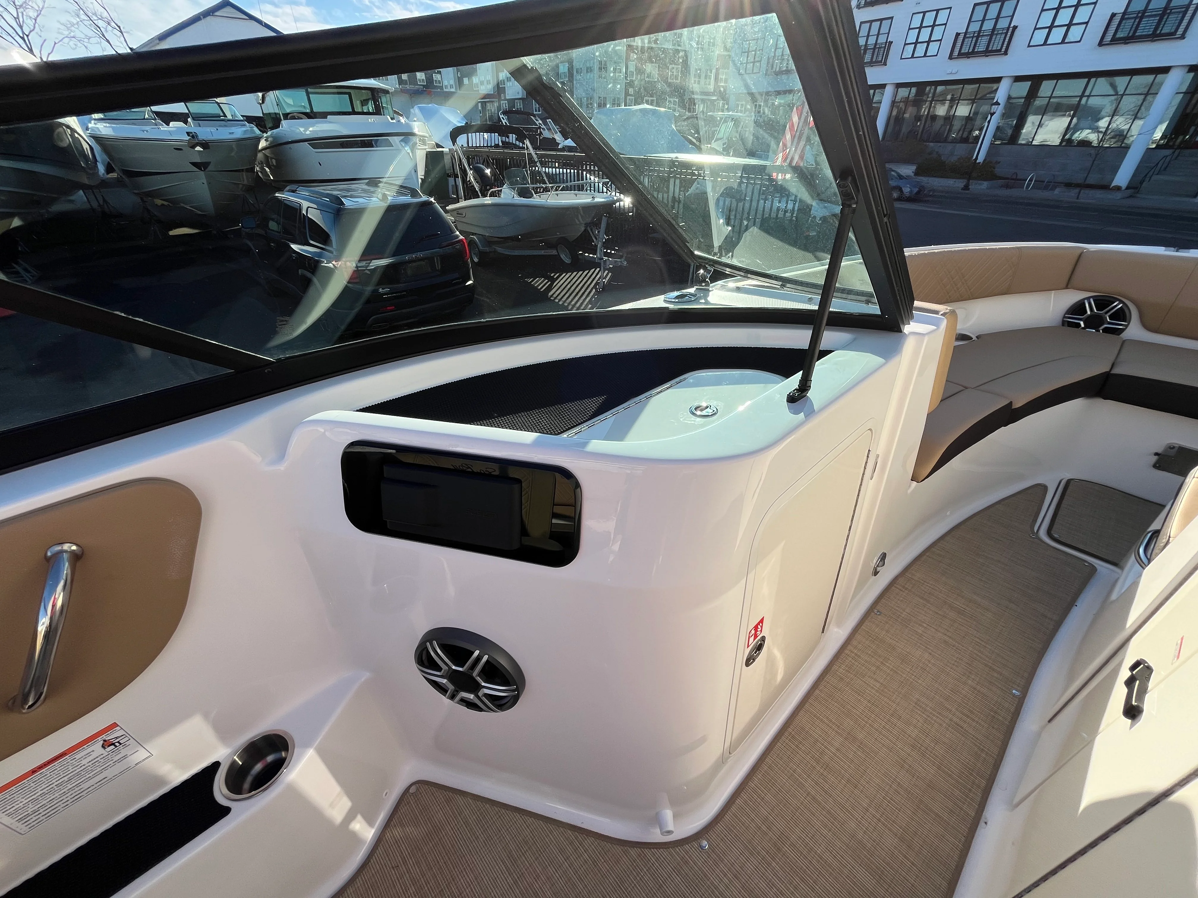 2026 Sea Ray SDX 250 Outboard Image Thumbnail #11