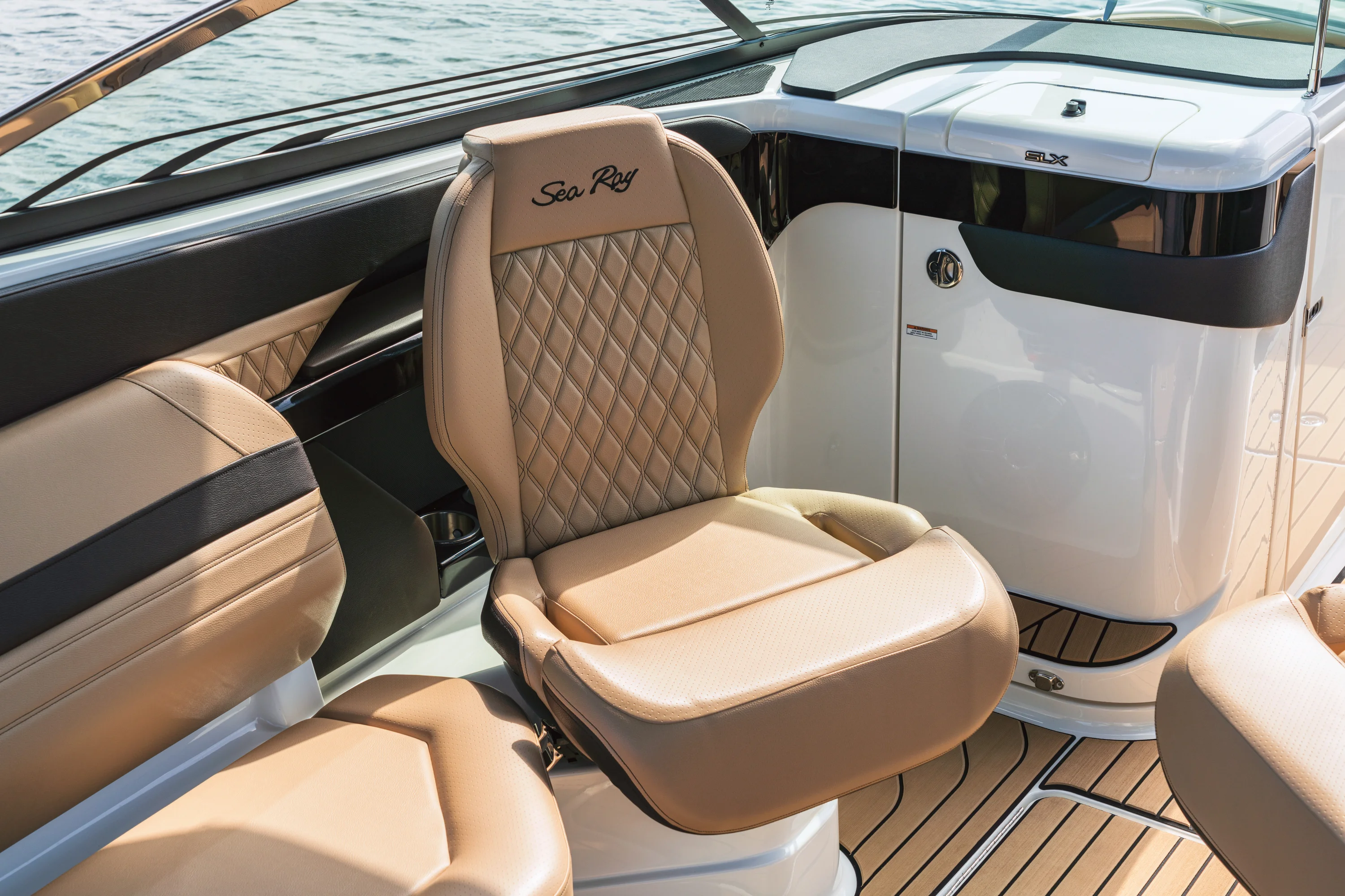 2026 Sea Ray SLX 280 Image Thumbnail #15