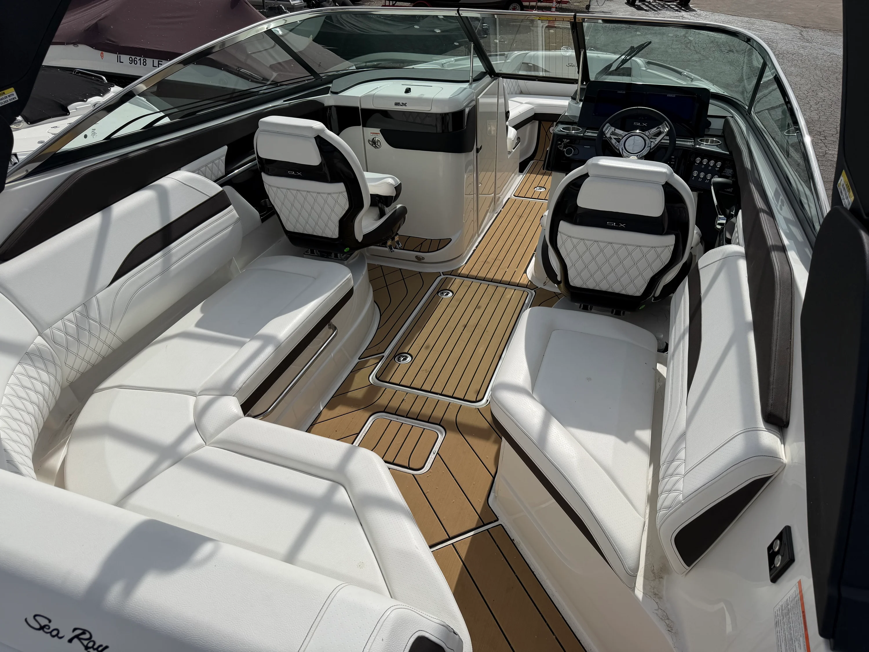 2026 Sea Ray SLX 260 Image Thumbnail #7