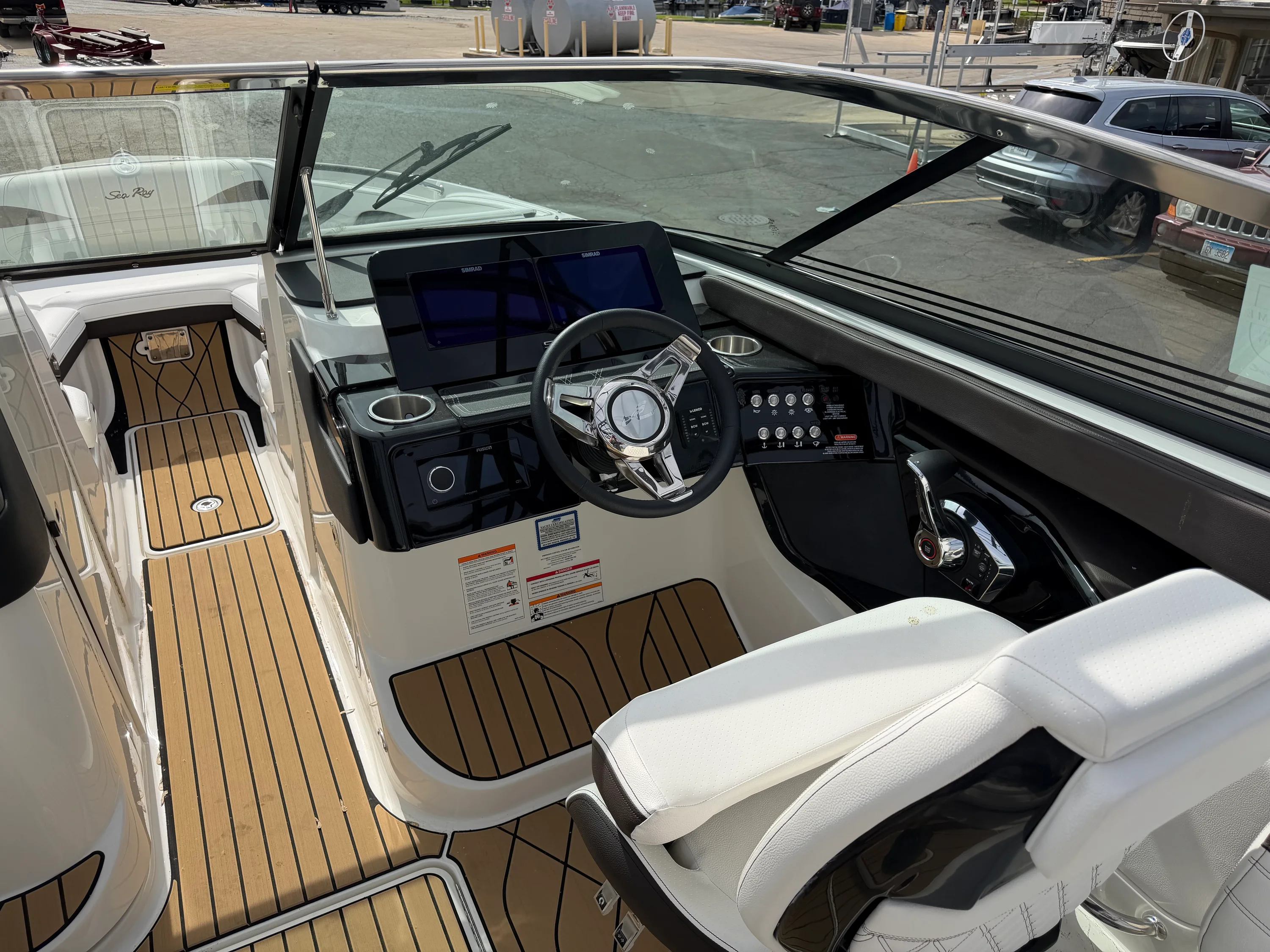 2026 Sea Ray SLX 260 Image Thumbnail #11