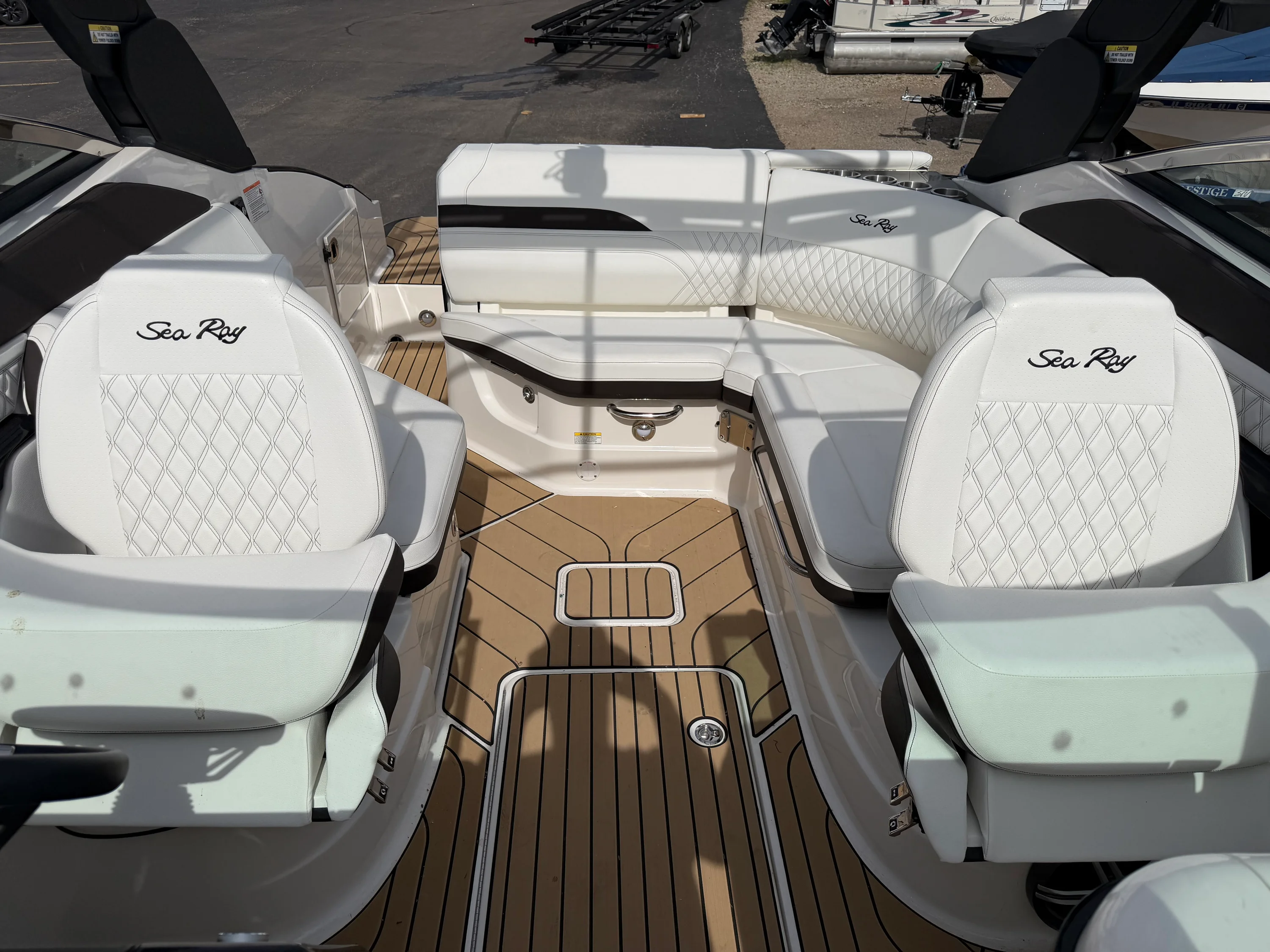 2026 Sea Ray SLX 260 Image Thumbnail #17