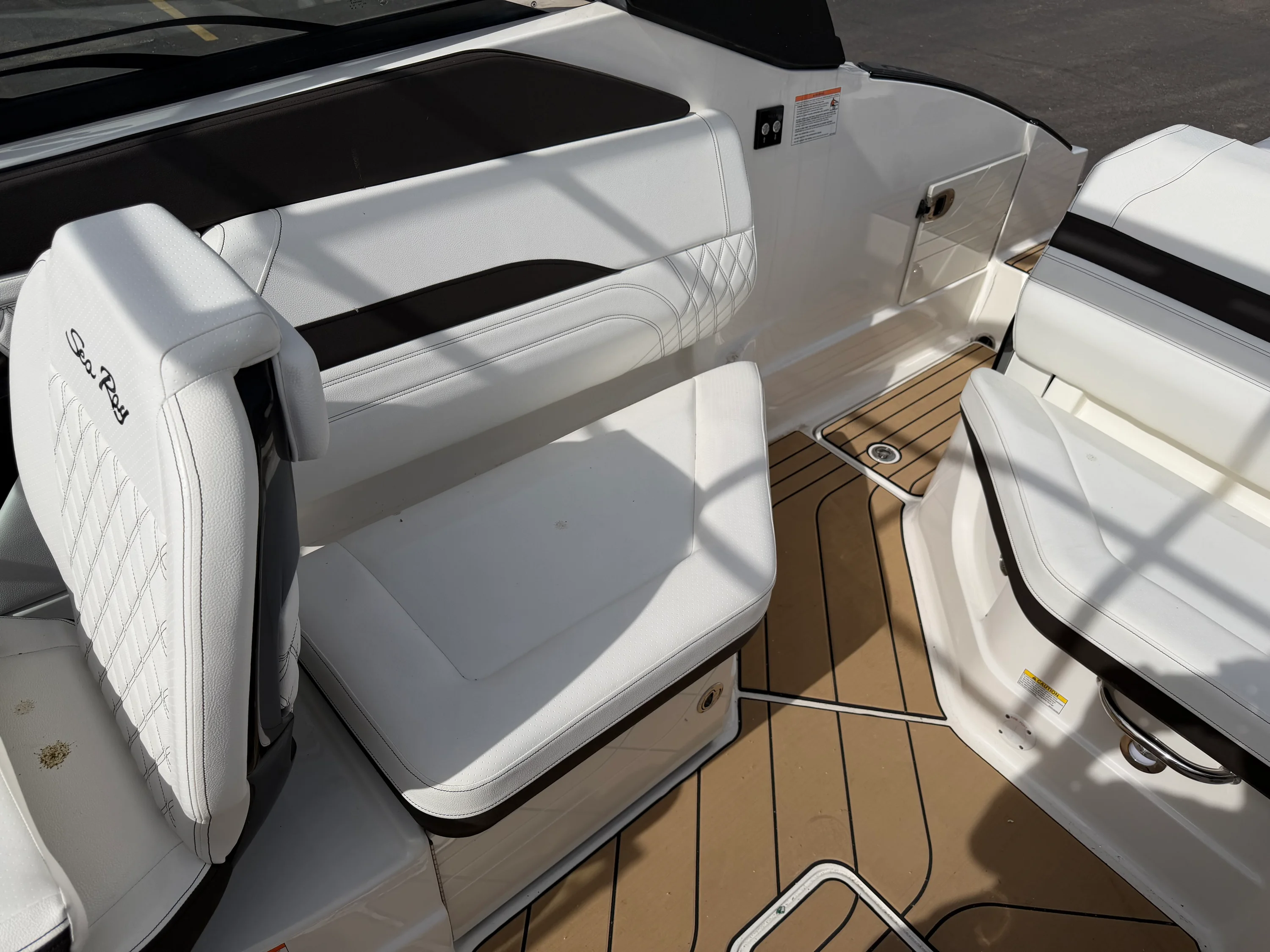 2026 Sea Ray SLX 260 Image Thumbnail #19