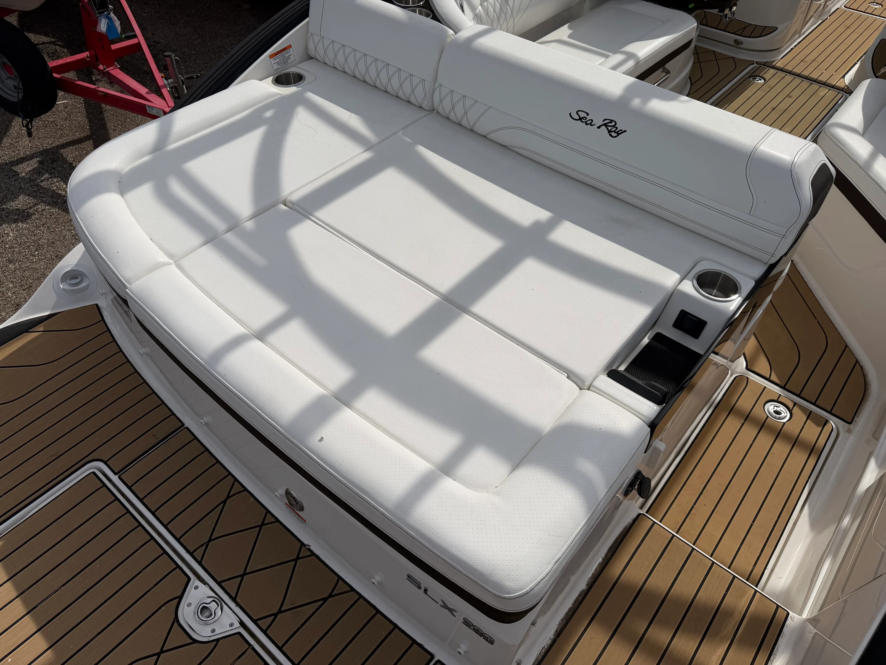 2026 Sea Ray SLX 260 Image Thumbnail #5