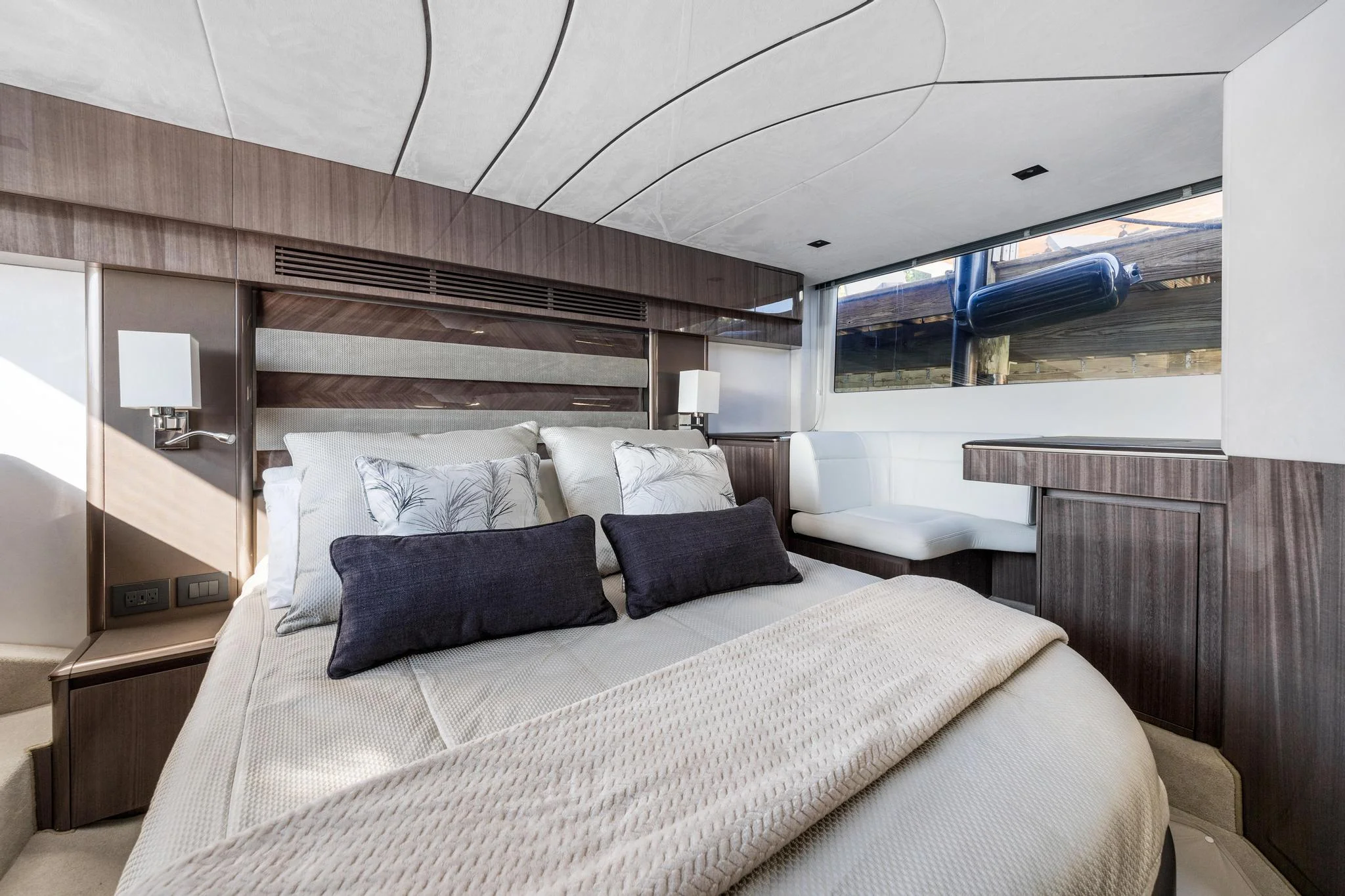 2025 Galeon 50 FLY Image Thumbnail #24