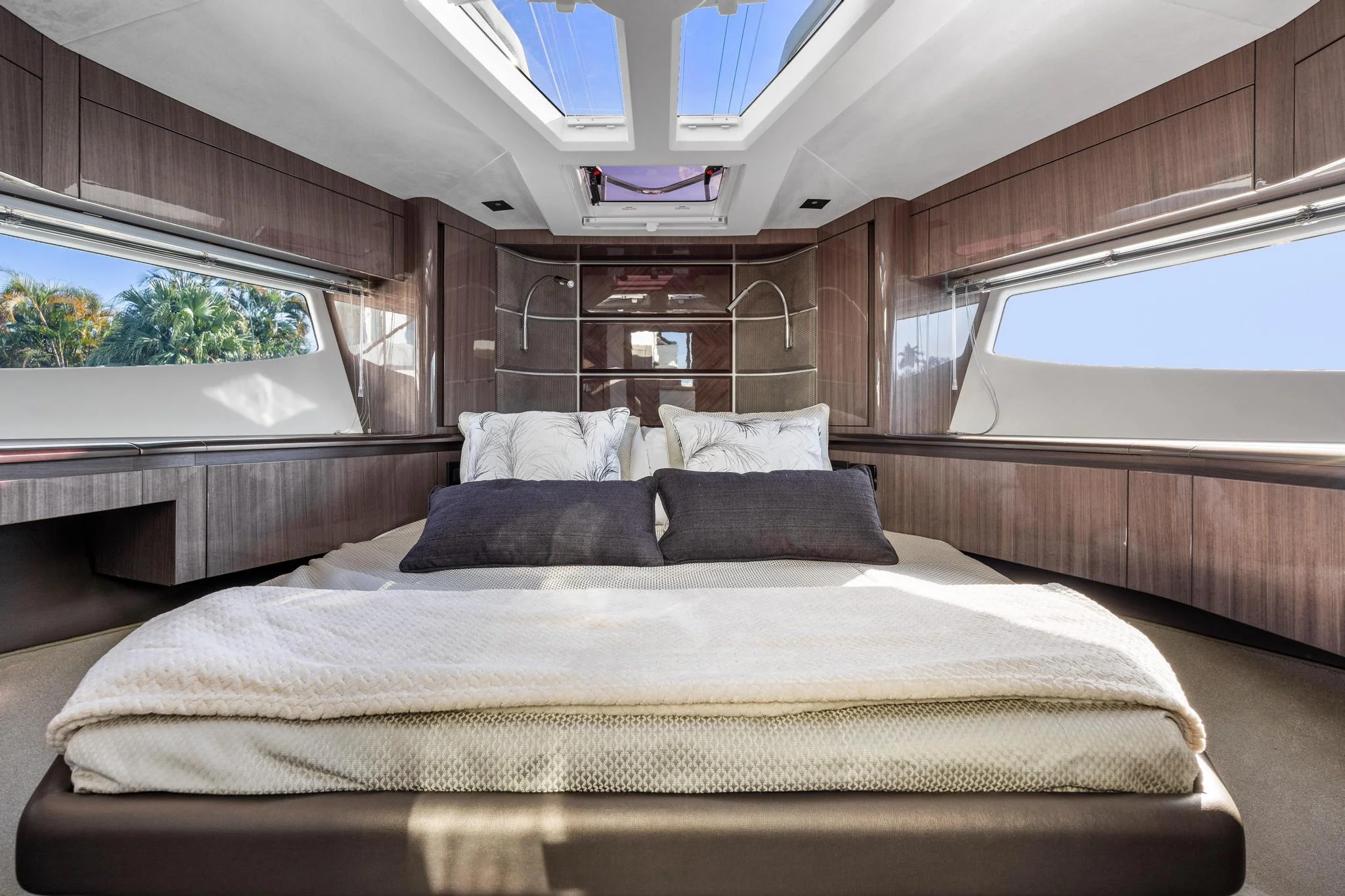 2025 Galeon 50 FLY Image Thumbnail #19