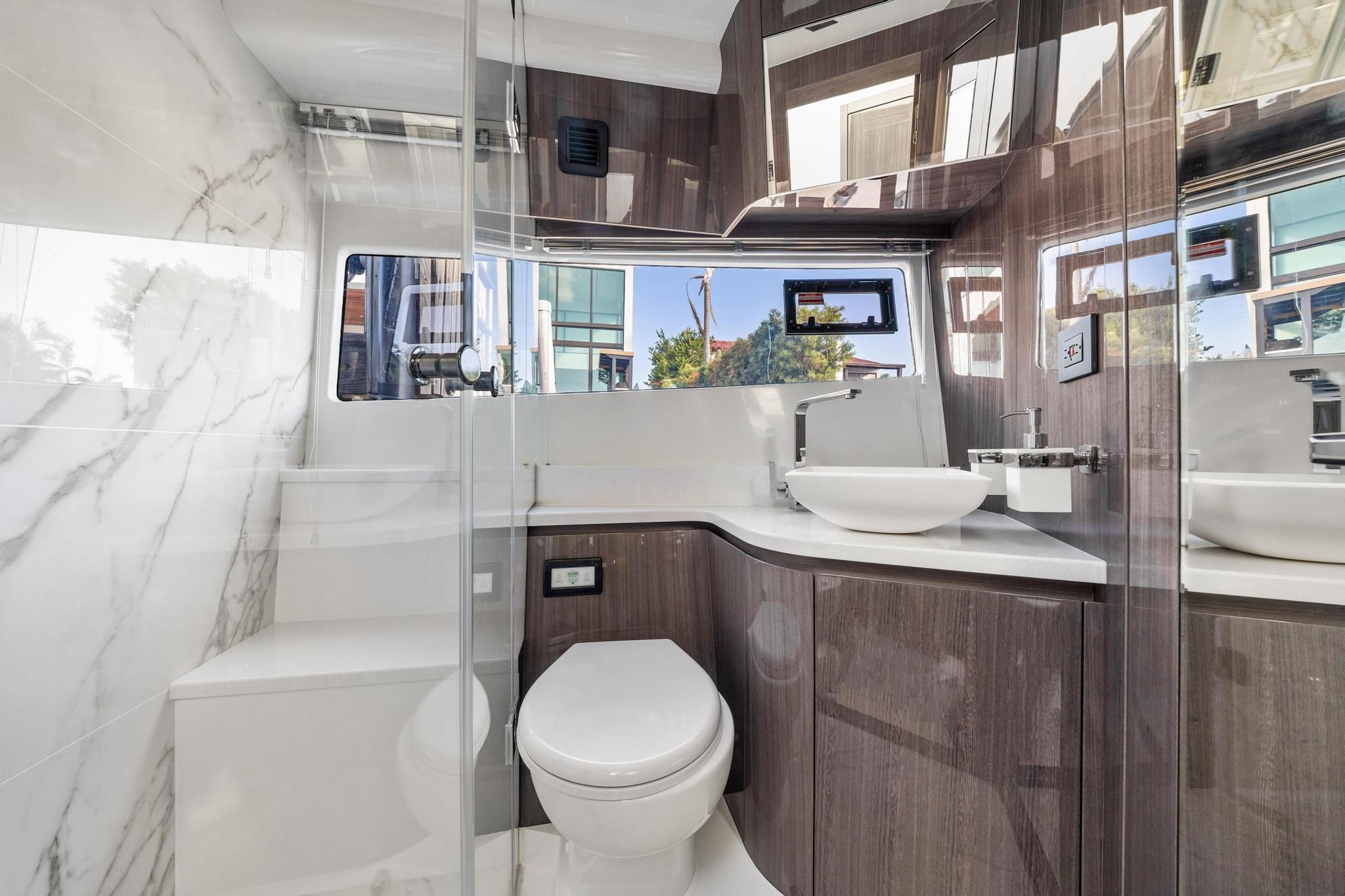 2025 Galeon 50 FLY Image Thumbnail #17