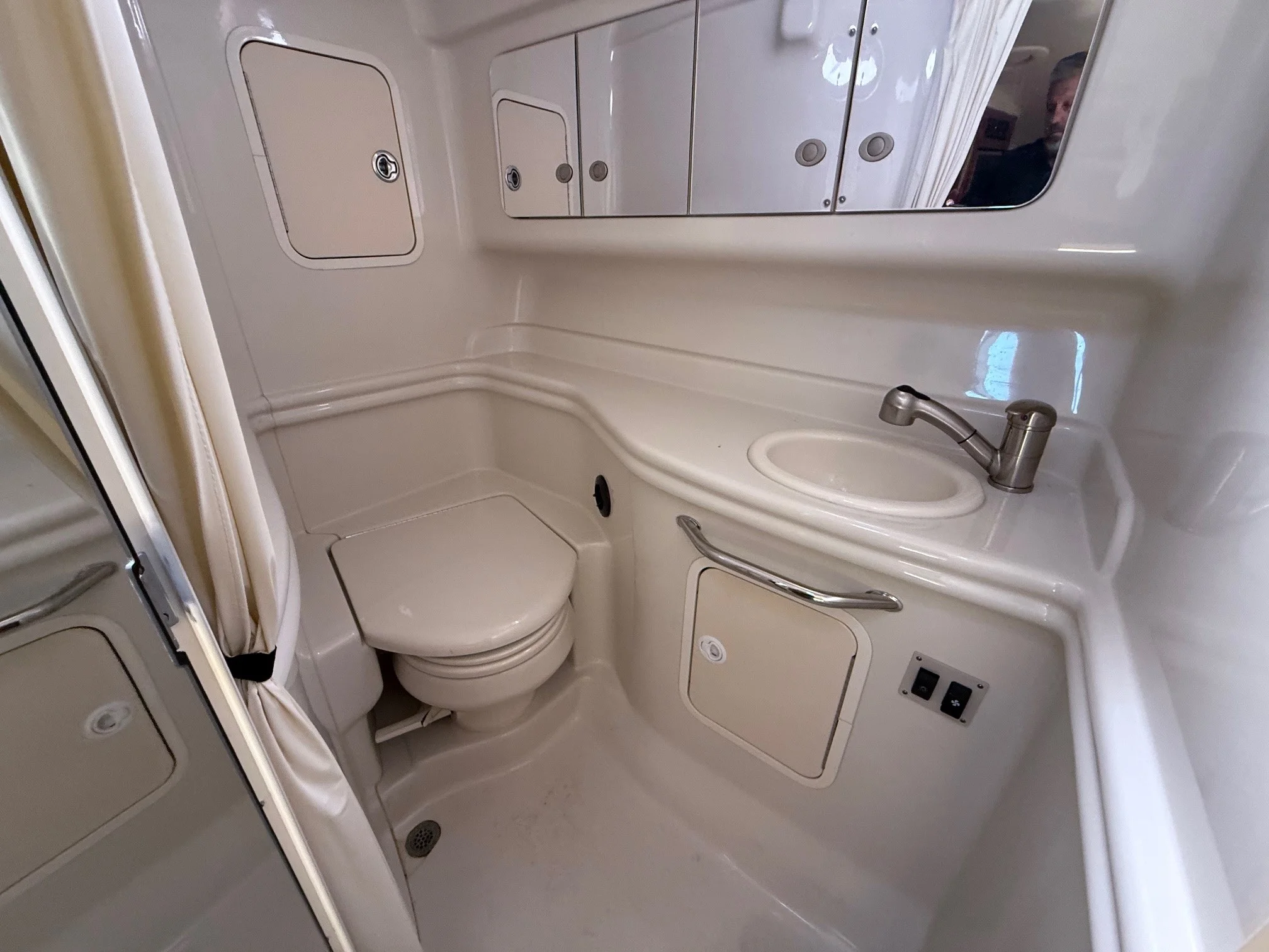 2007 Sea Ray 320 SUNDANCER Image Thumbnail #18