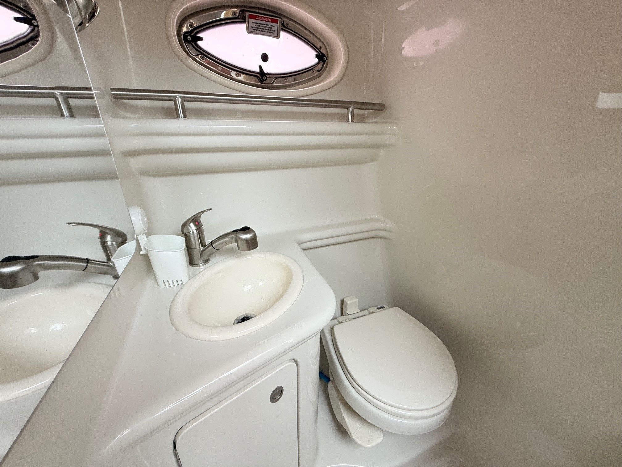 2008 Sea Ray 260 SUNDANCER Image Thumbnail #16