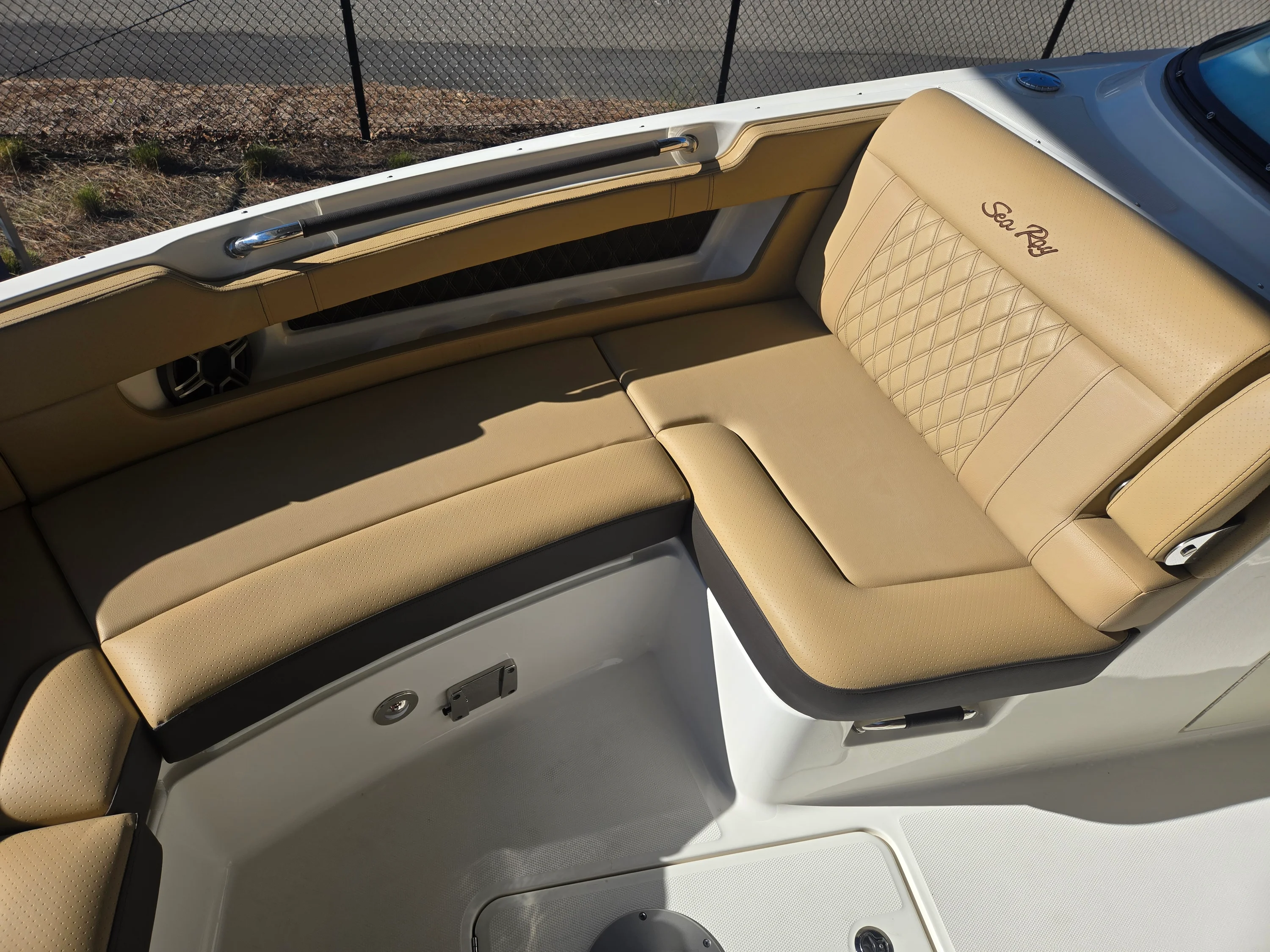 2026 Sea Ray SLX 310 Outboard Image Thumbnail #20