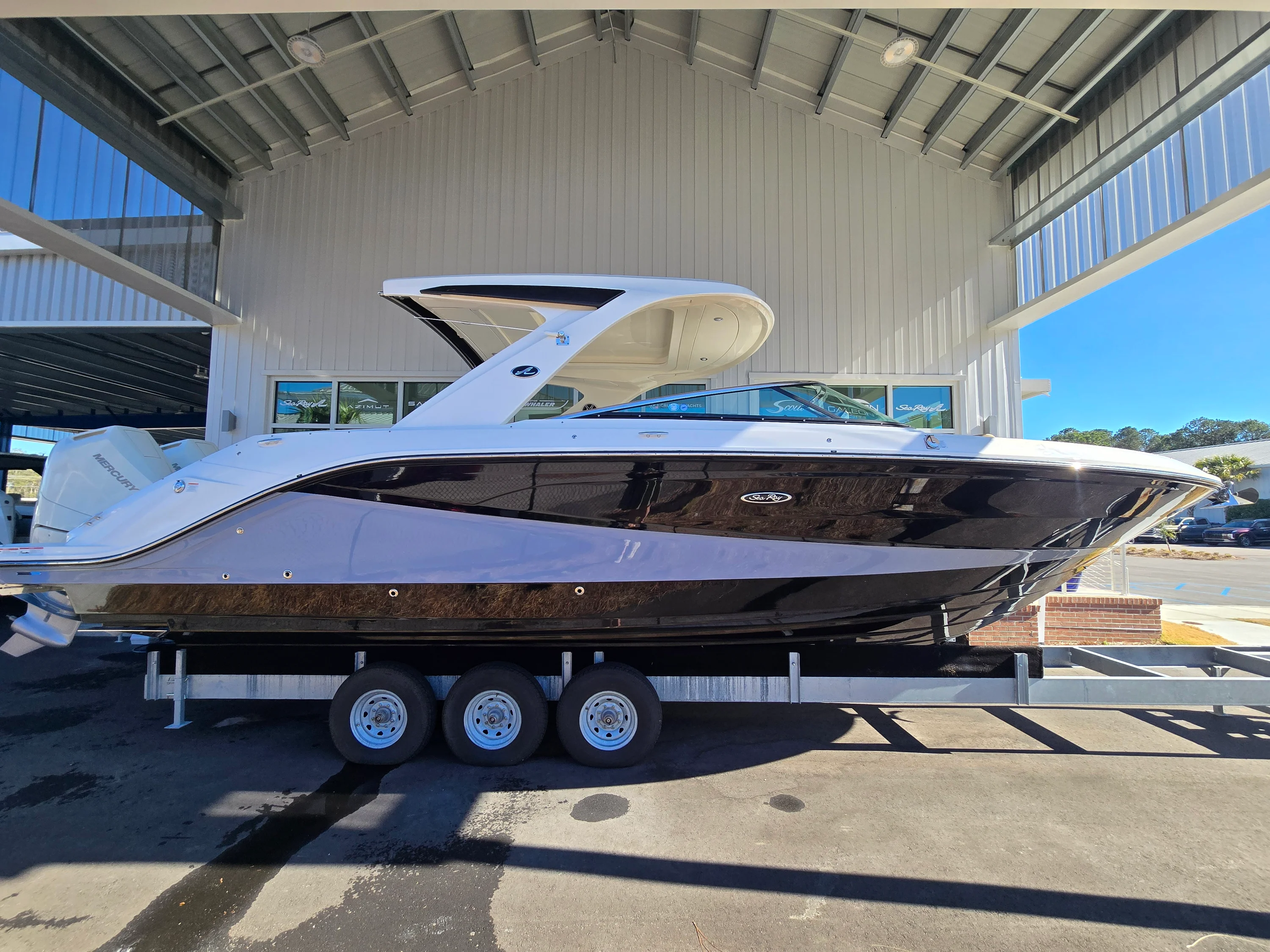 2026 Sea Ray SLX 310 Outboard Image Thumbnail #0