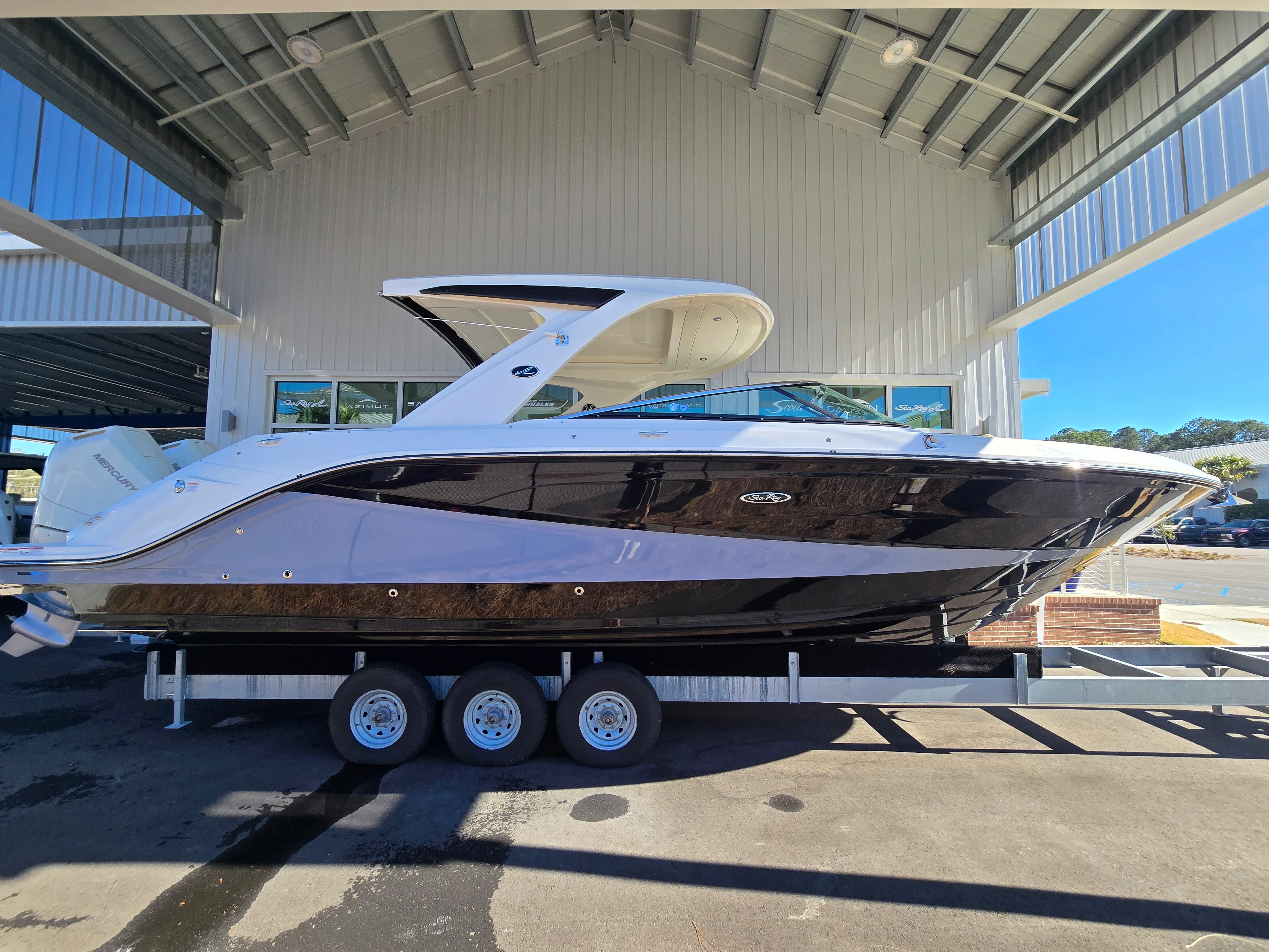 2026 Sea Ray SLX 310 Outboard Image Thumbnail #0