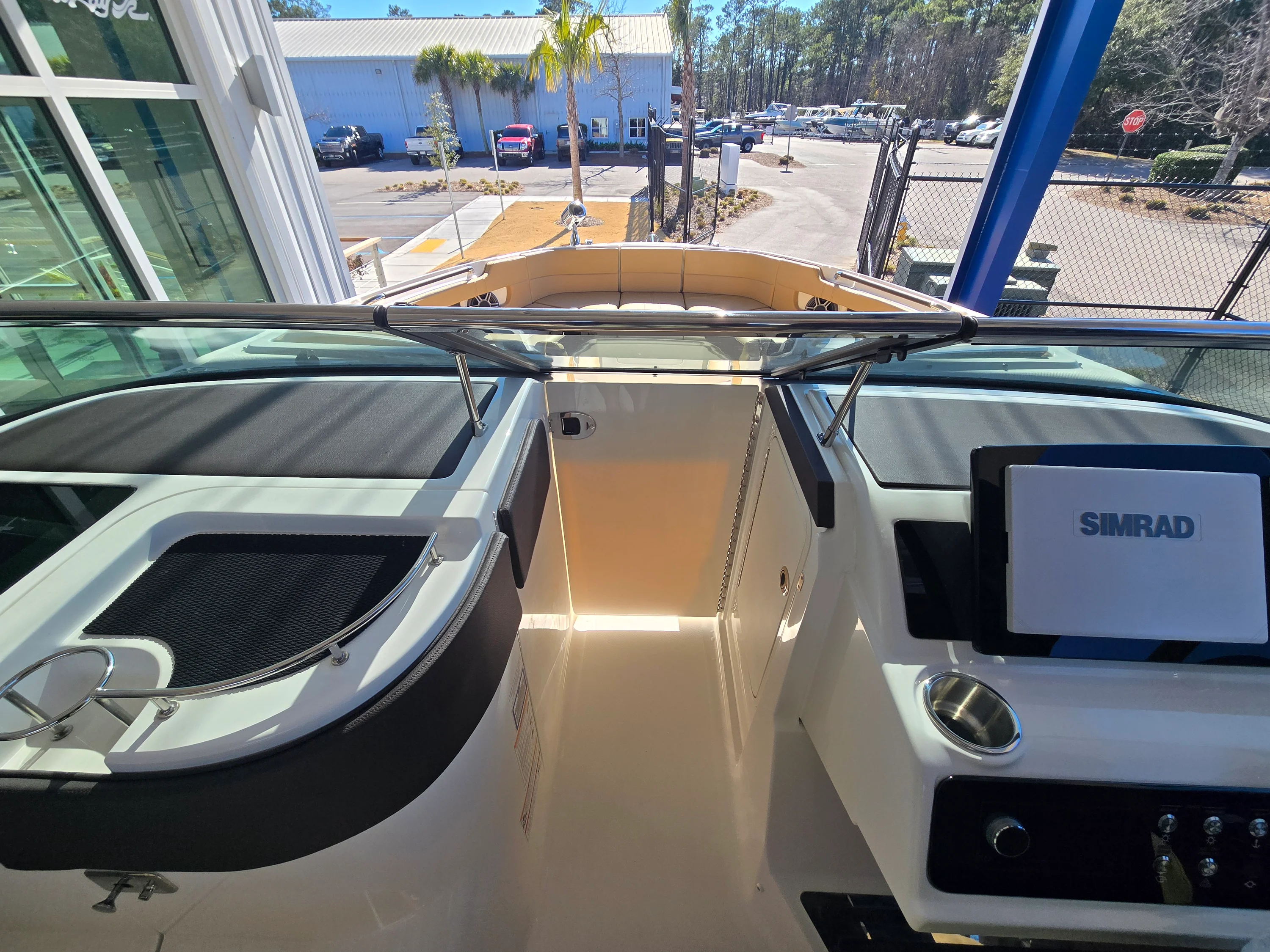 2026 Sea Ray SLX 310 Outboard Image Thumbnail #17