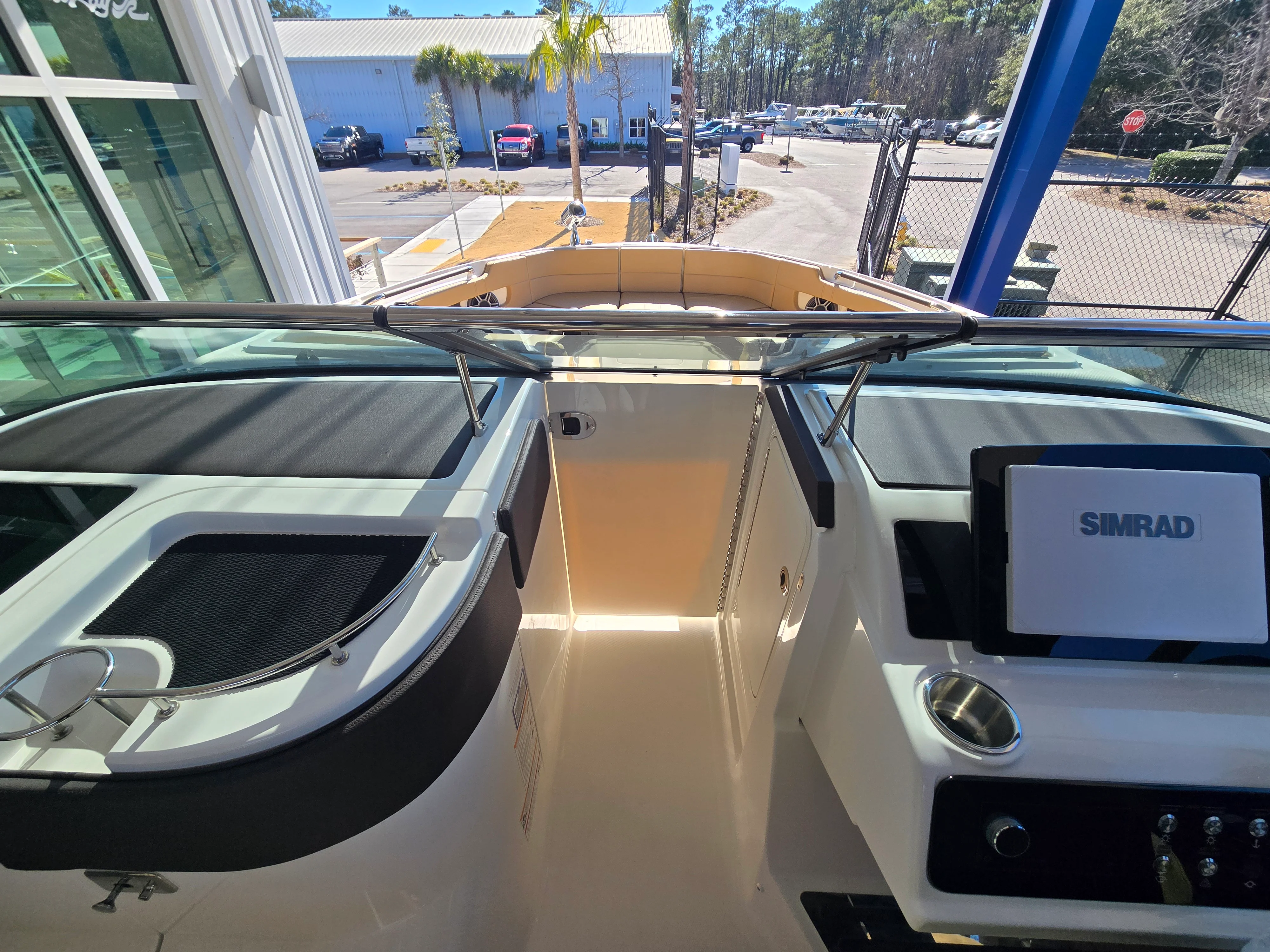 2026 Sea Ray SLX 310 Outboard Image Thumbnail #17