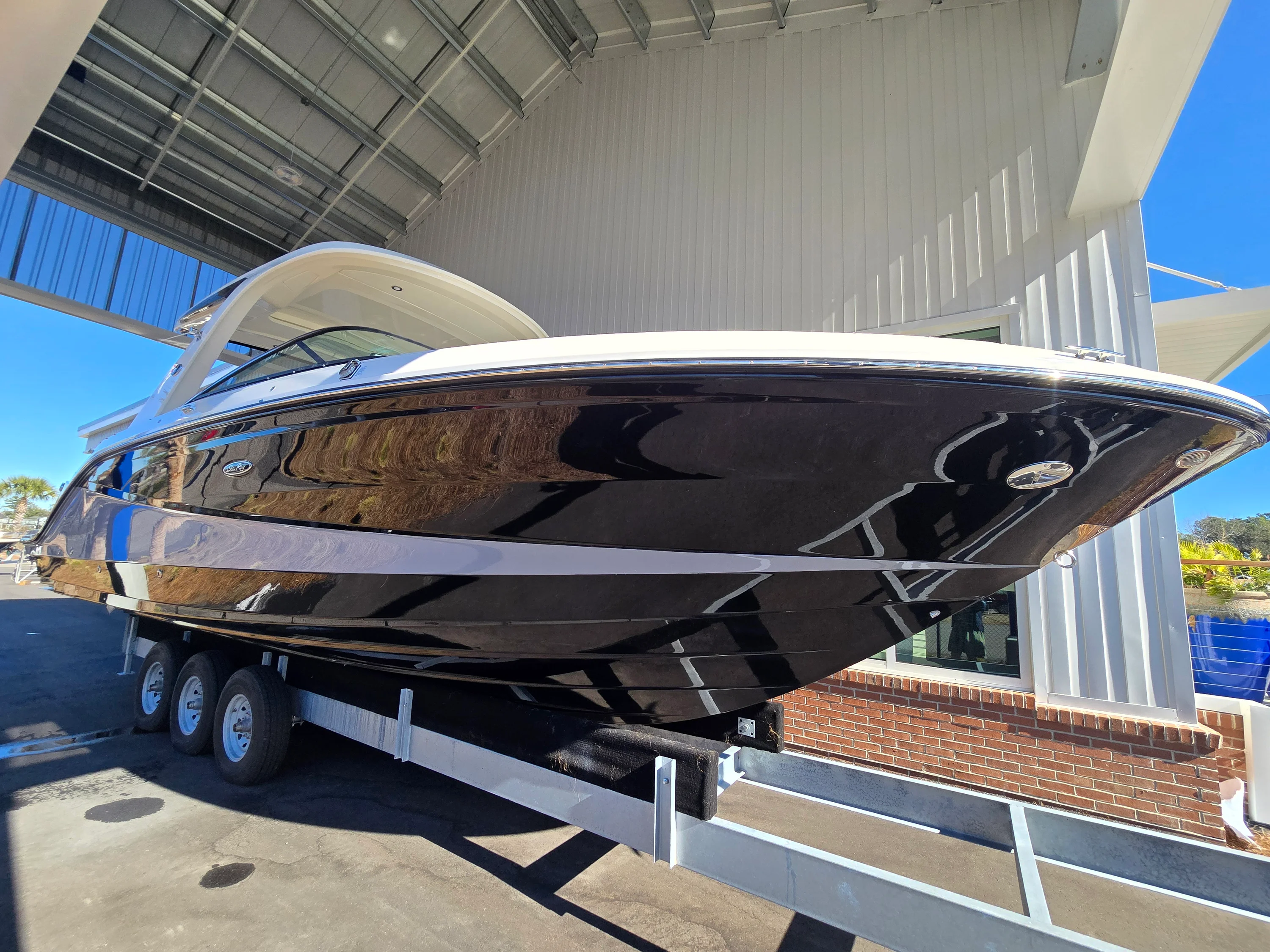 2026 Sea Ray SLX 310 Outboard Image Thumbnail #28