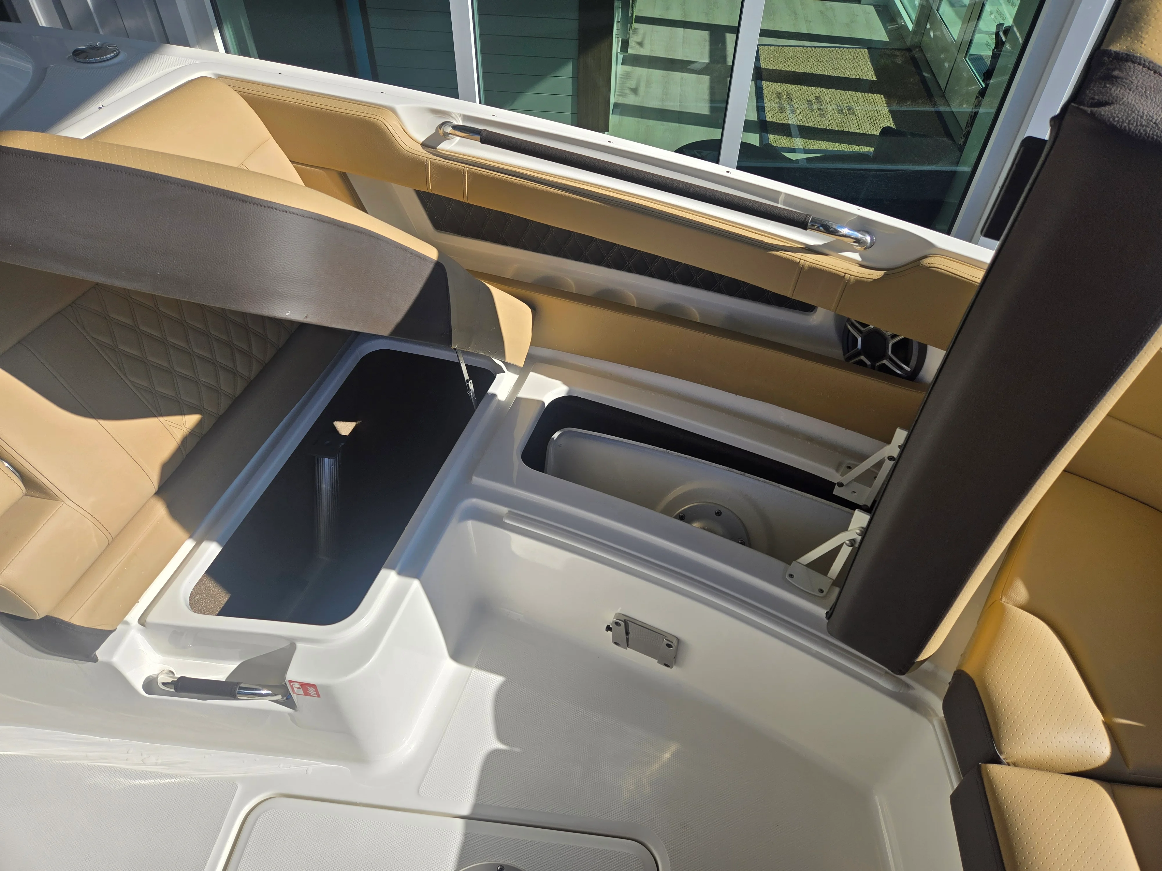 2026 Sea Ray SLX 310 Outboard Image Thumbnail #21