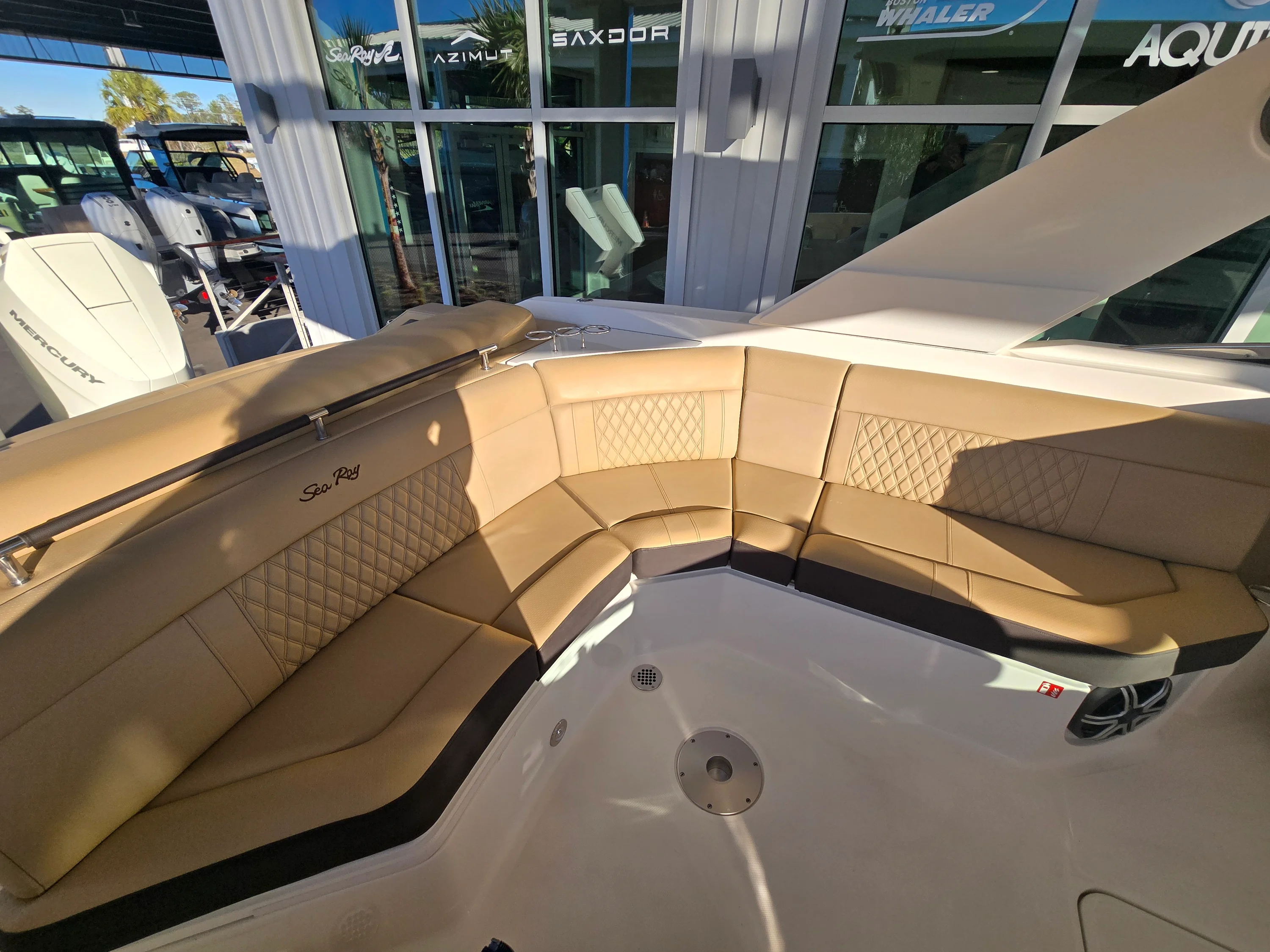 2026 Sea Ray SLX 310 Outboard Image Thumbnail #7