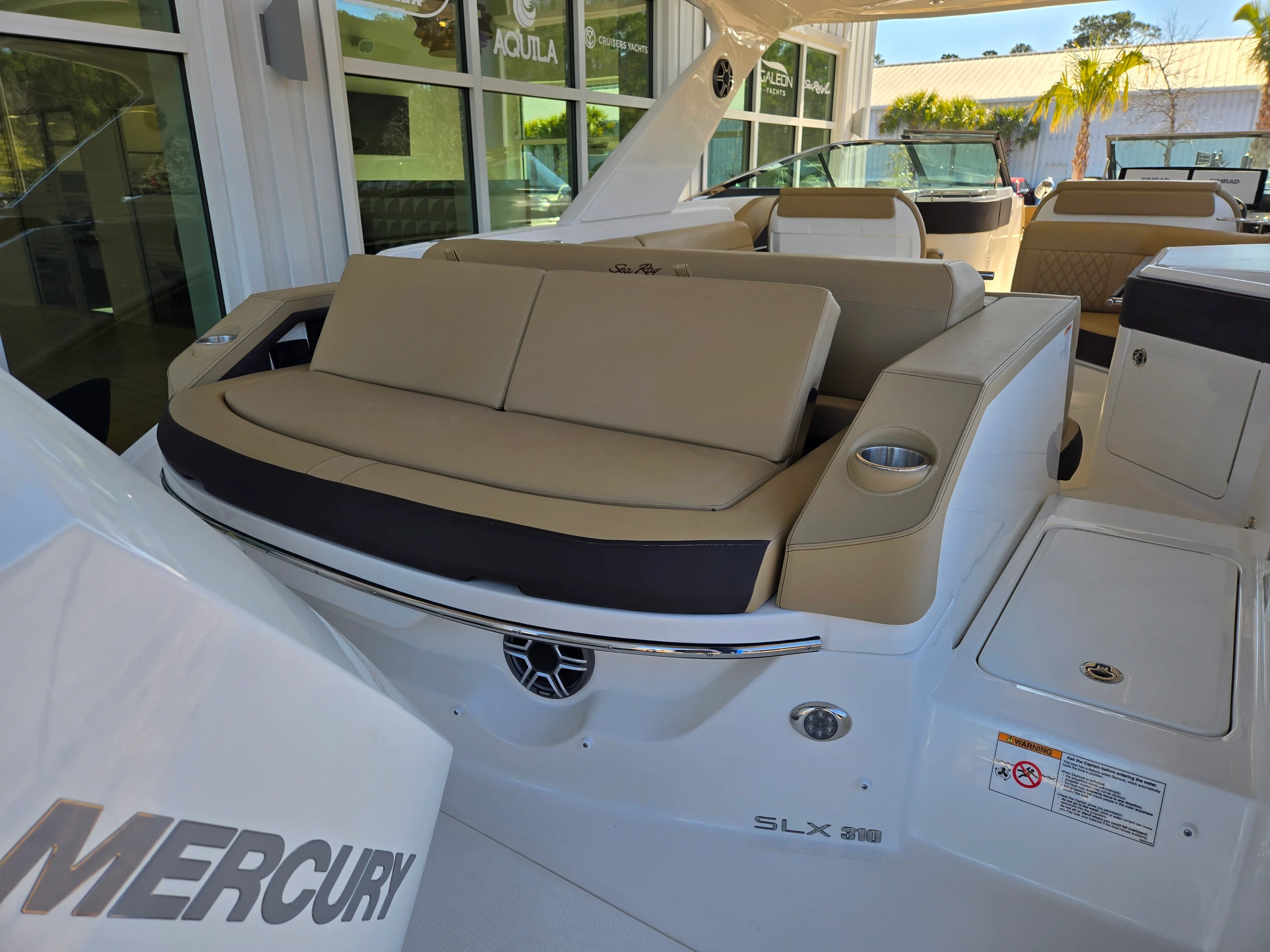 2026 Sea Ray SLX 310 Outboard Image Thumbnail #4