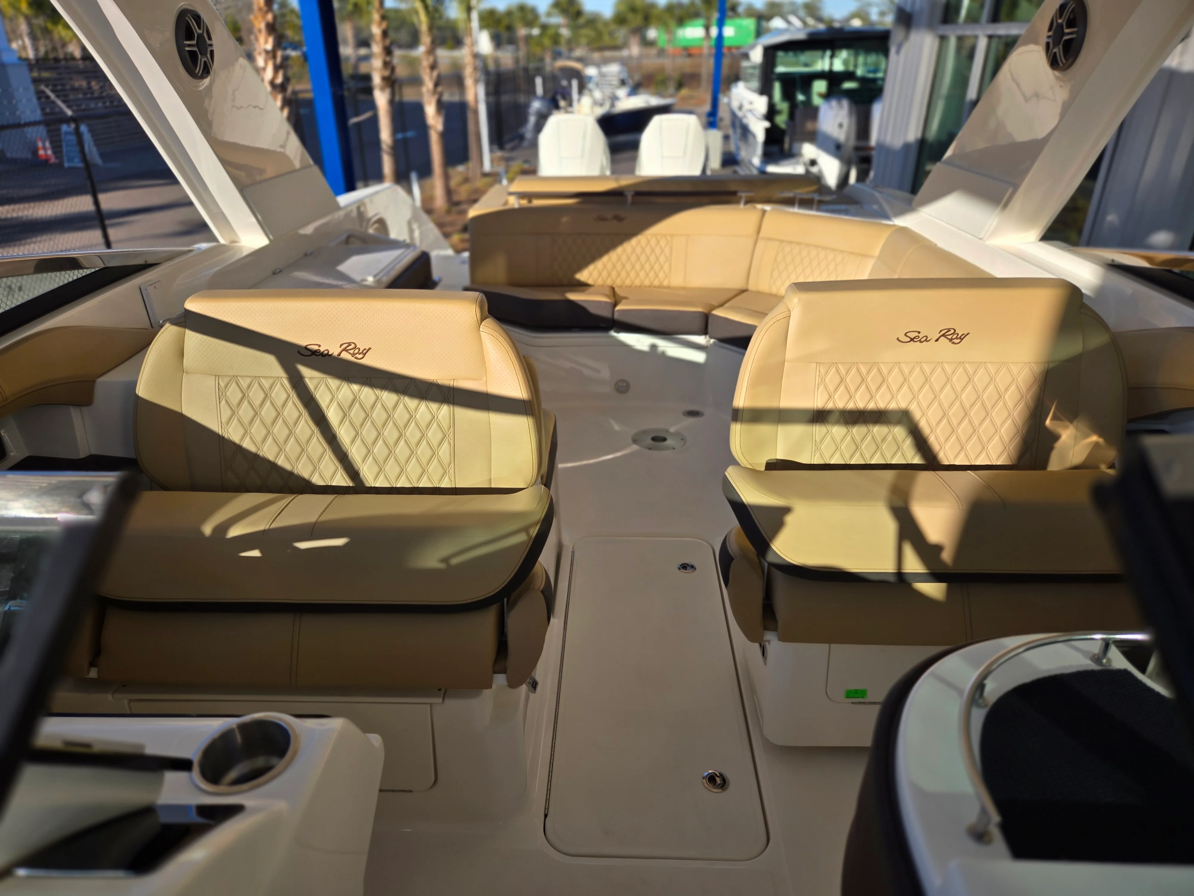 2026 Sea Ray SLX 310 Outboard Image Thumbnail #13