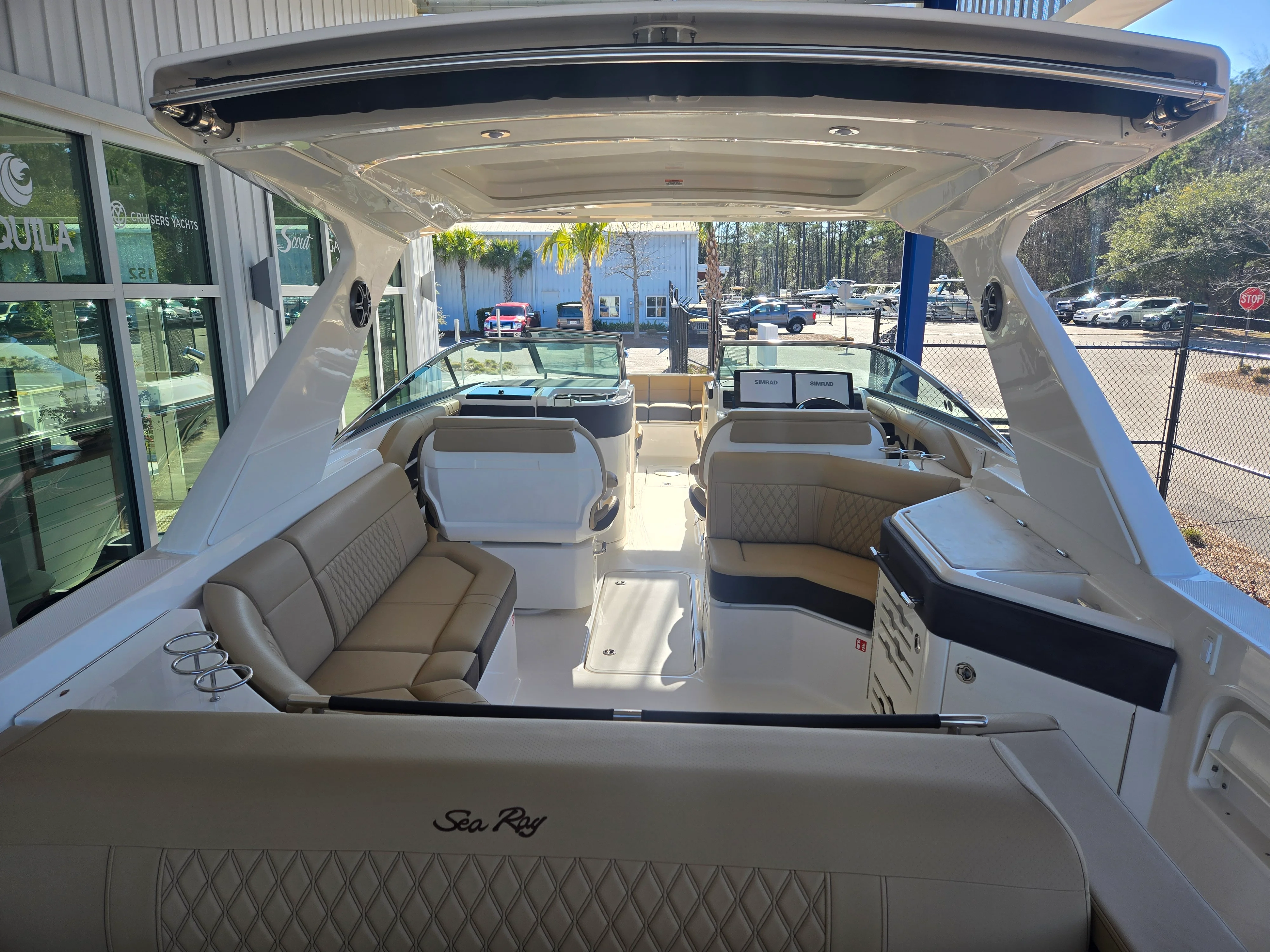 2026 Sea Ray SLX 310 Outboard Image Thumbnail #6