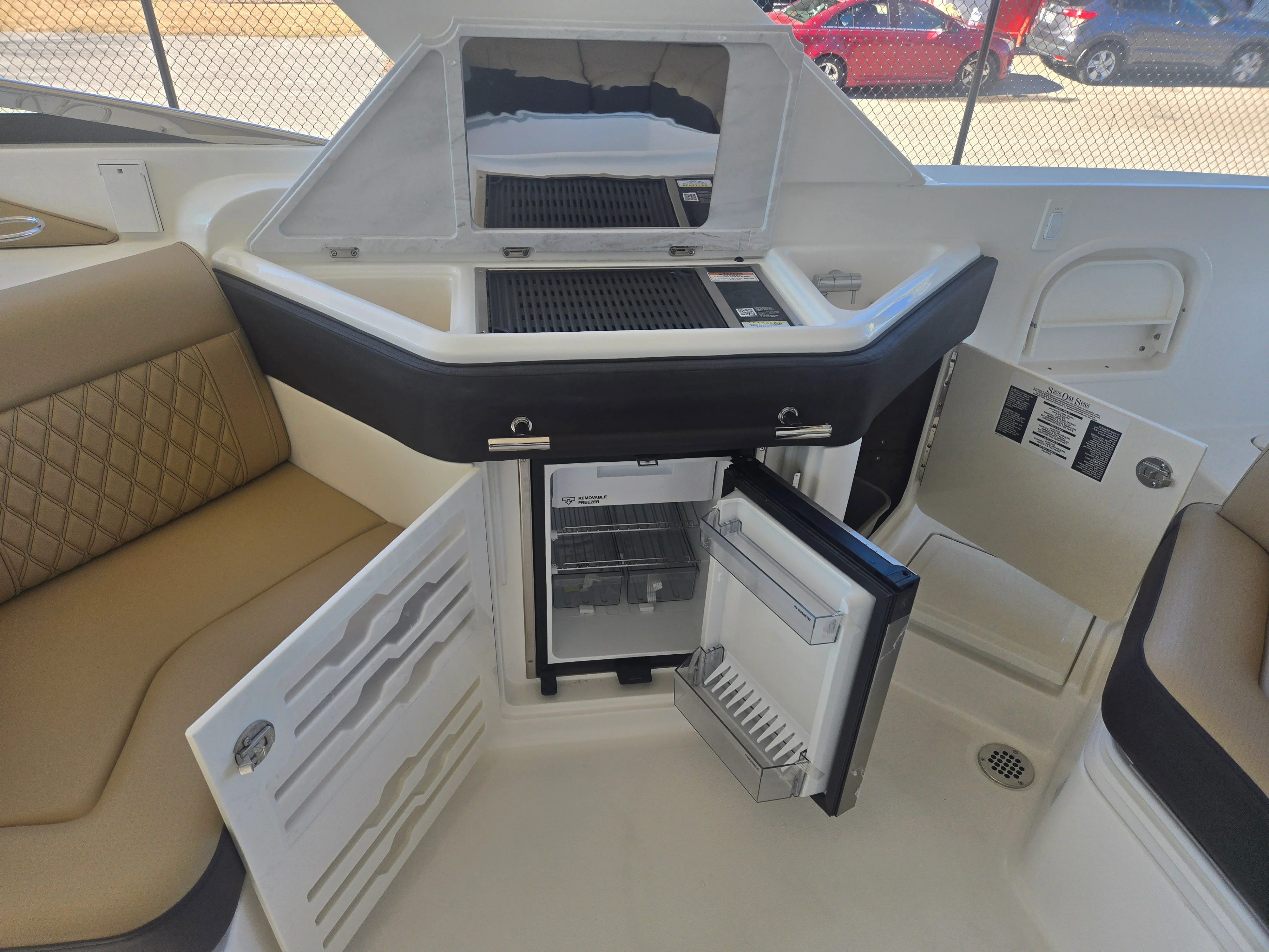 2026 Sea Ray SLX 310 Outboard Image Thumbnail #9