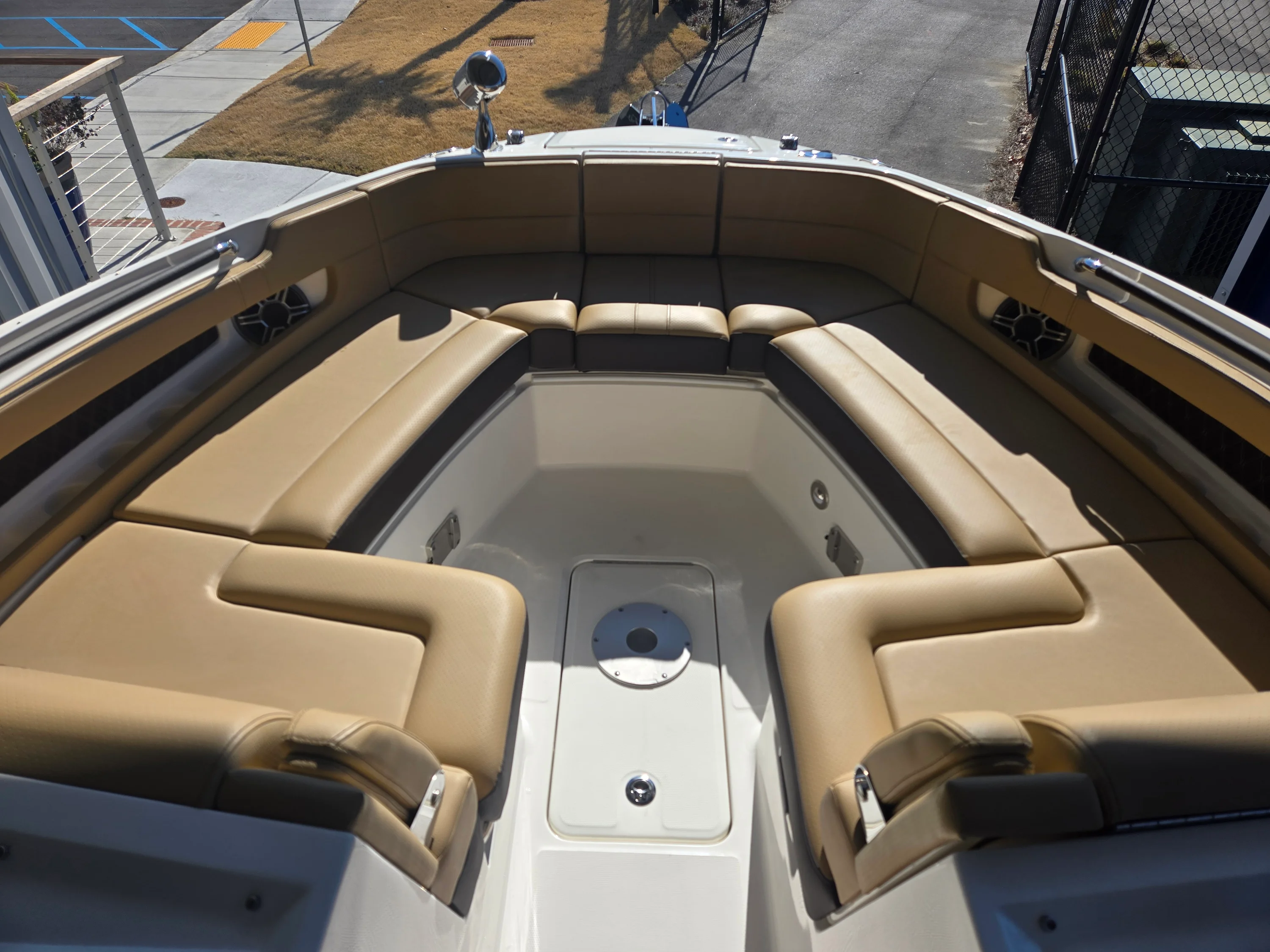 2026 Sea Ray SLX 310 Outboard Image Thumbnail #24