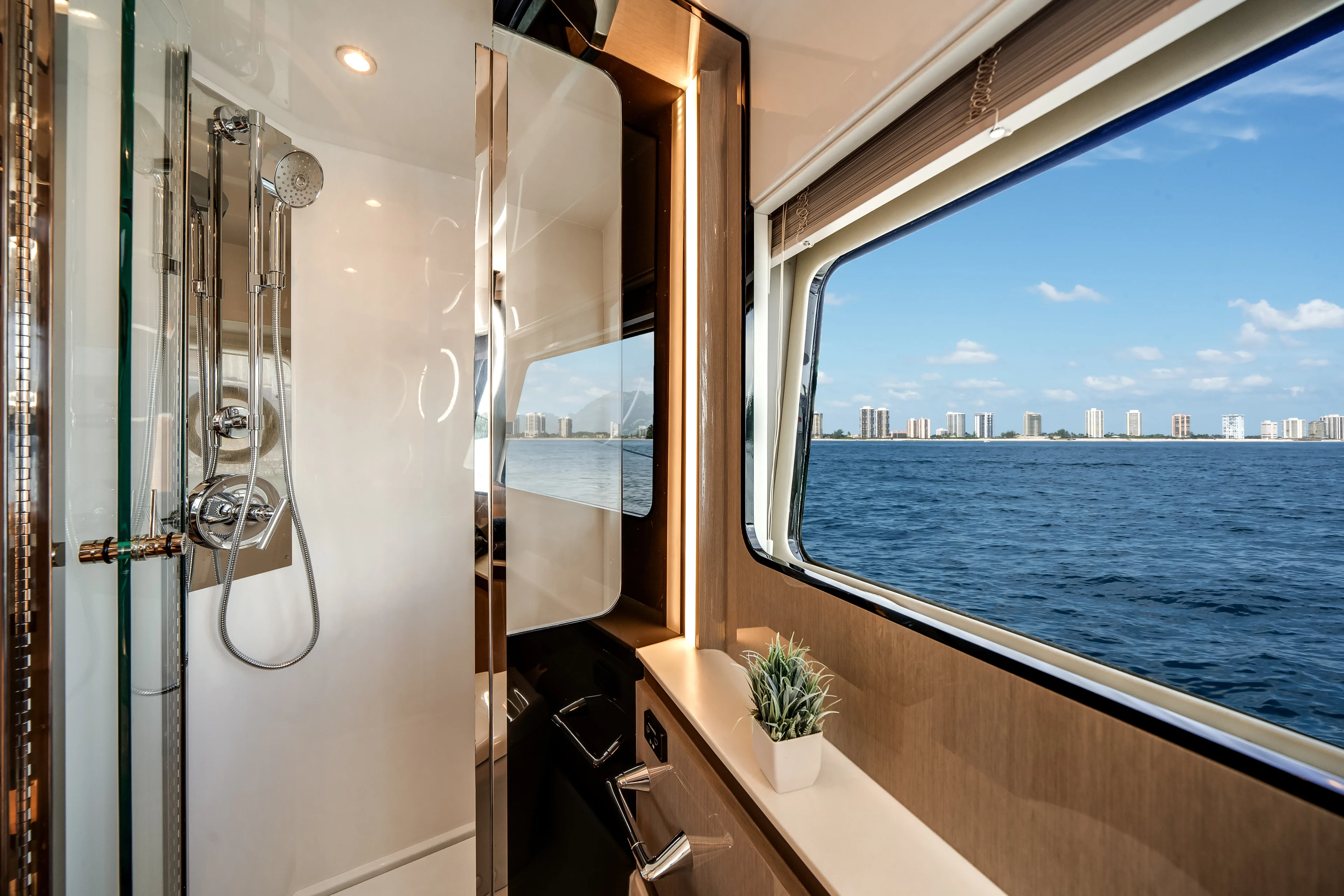 2026 Cruisers Yachts 57 Fly Image Thumbnail #58