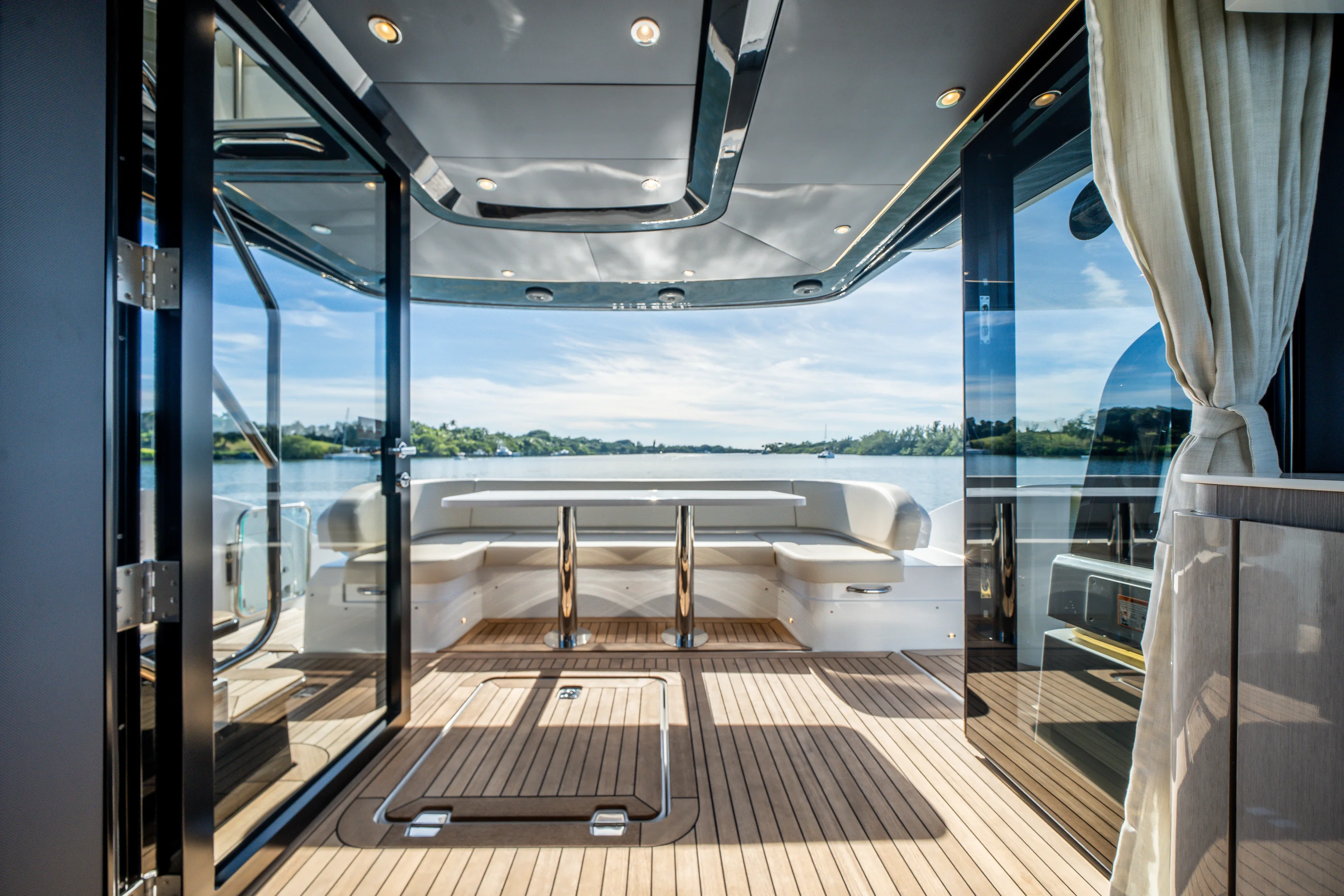 2026 Cruisers Yachts 57 FLY Image Thumbnail #12