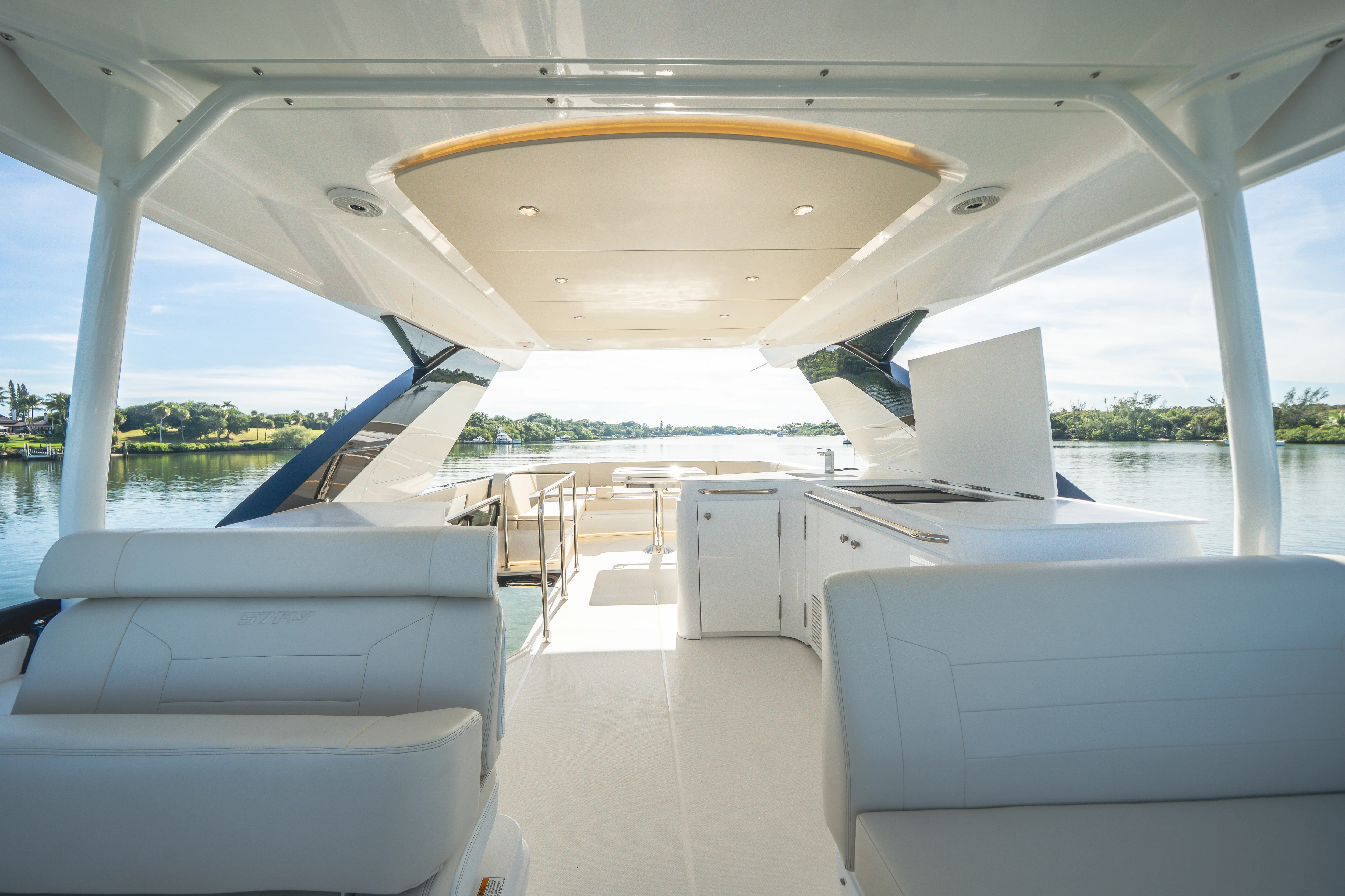 2026 Cruisers Yachts 57 Fly Image Thumbnail #22