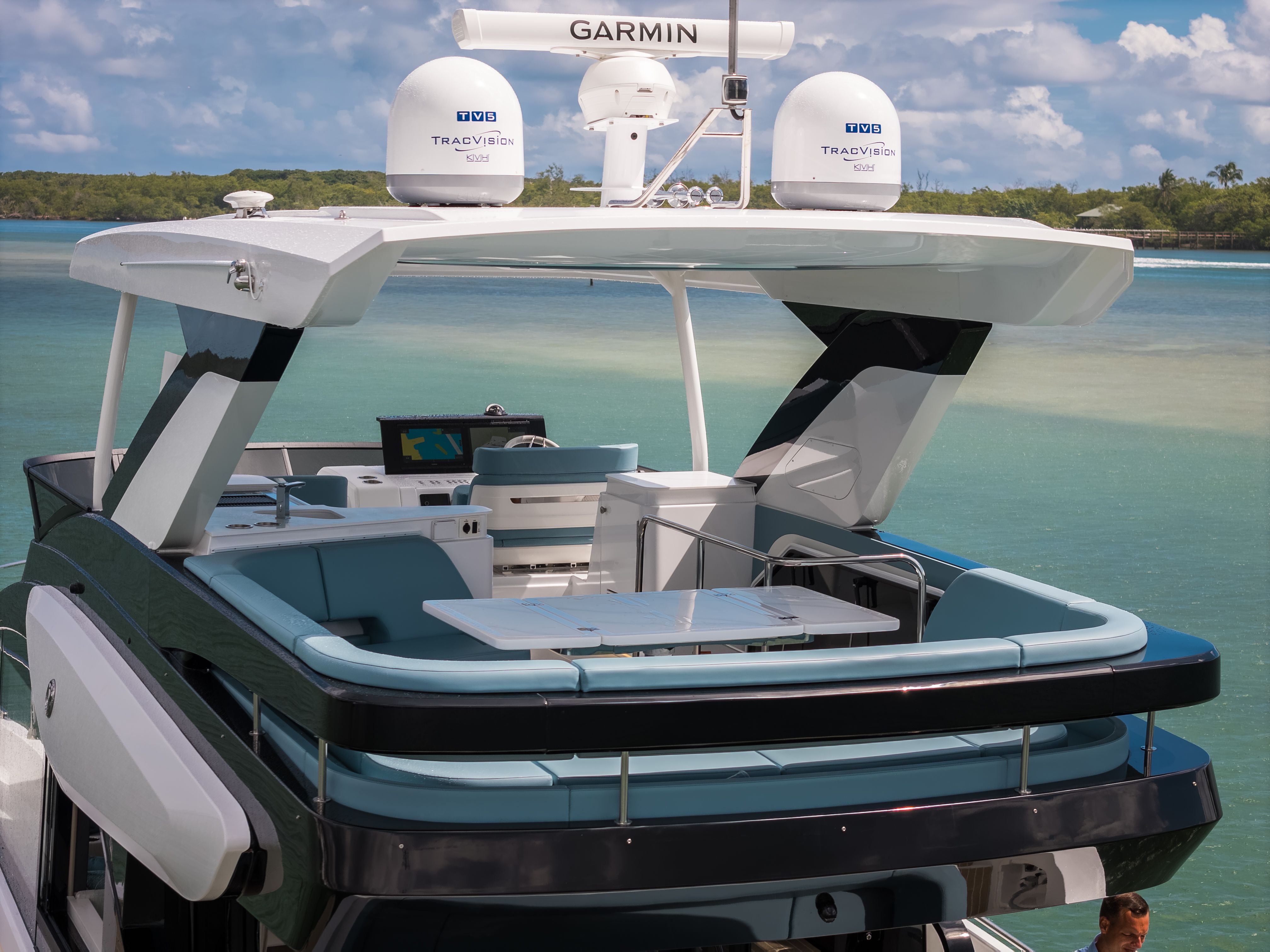 2026 Cruisers Yachts 57 Fly Image Thumbnail #4