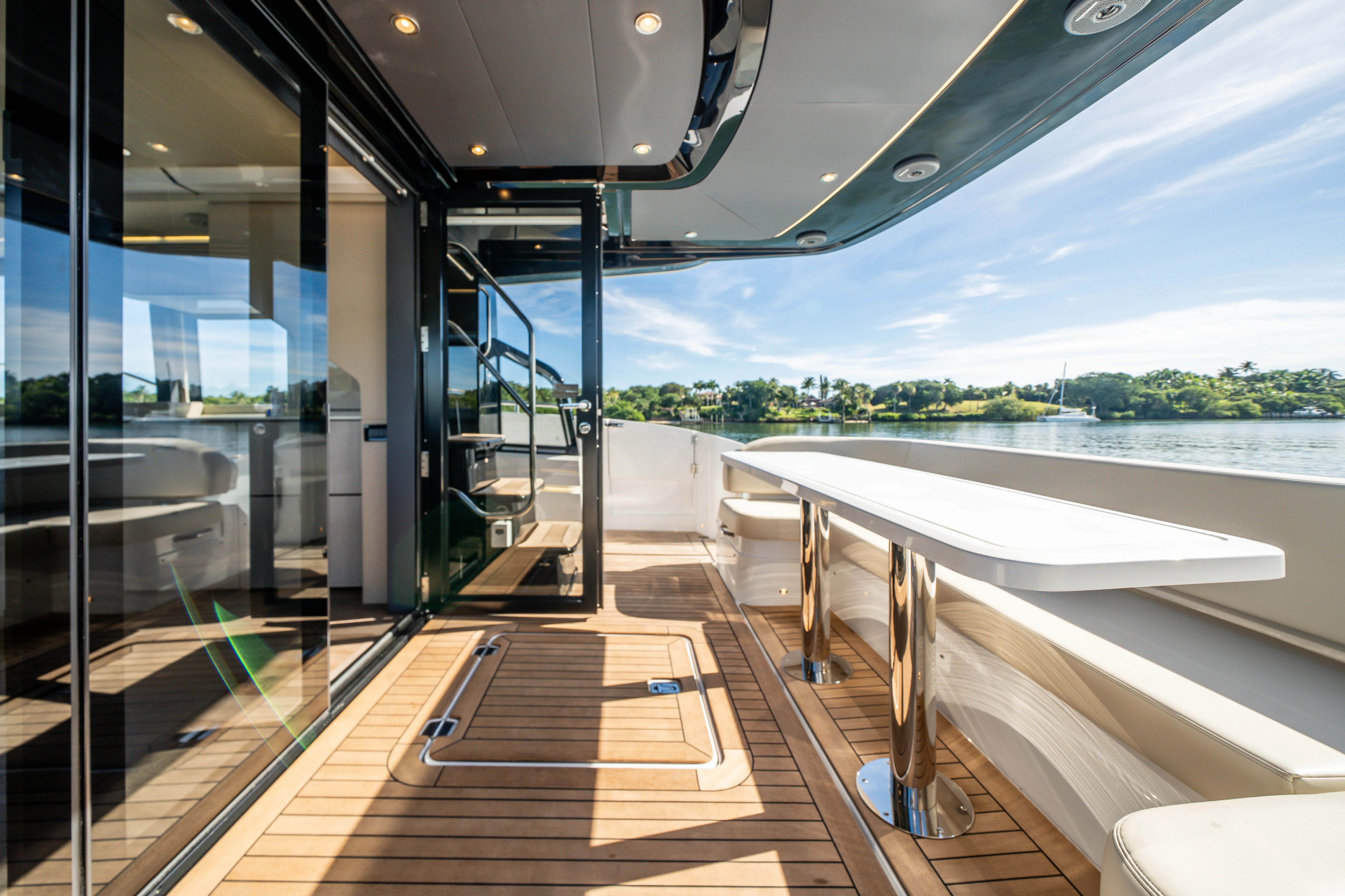 2026 Cruisers Yachts 57 Fly Image Thumbnail #14