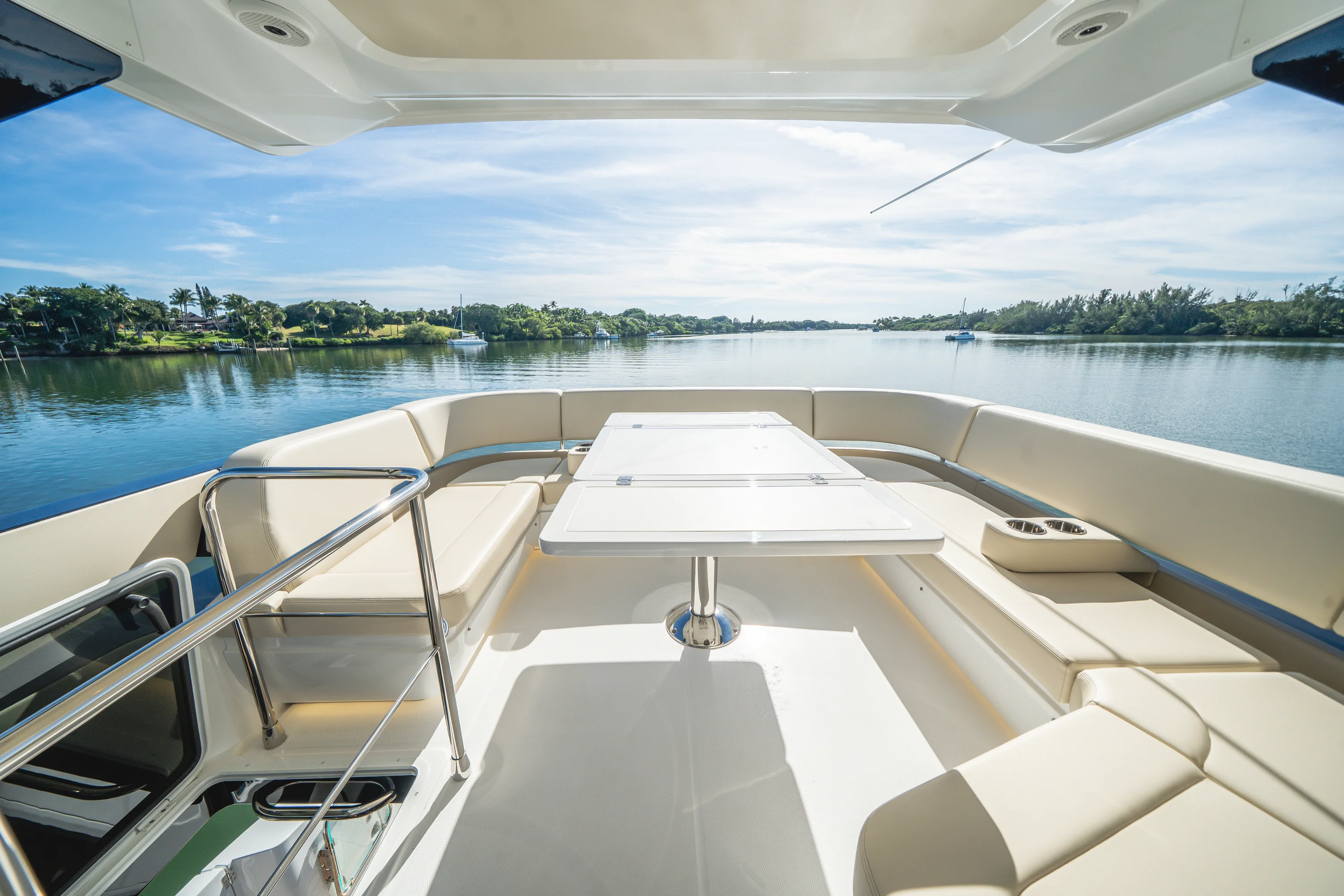 2026 Cruisers Yachts 57 FLY Image Thumbnail #64