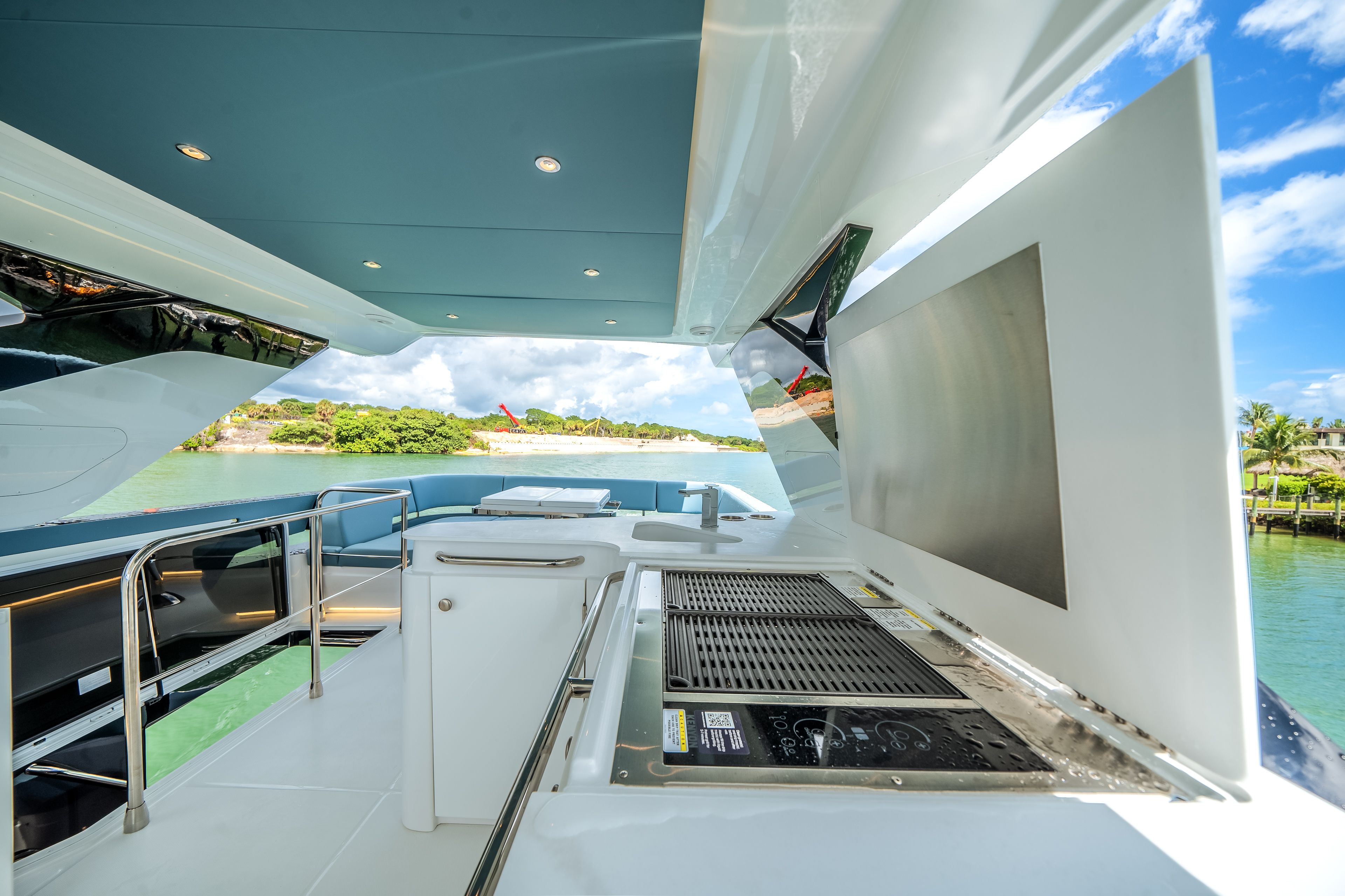 2026 Cruisers Yachts 57 Fly Image Thumbnail #24