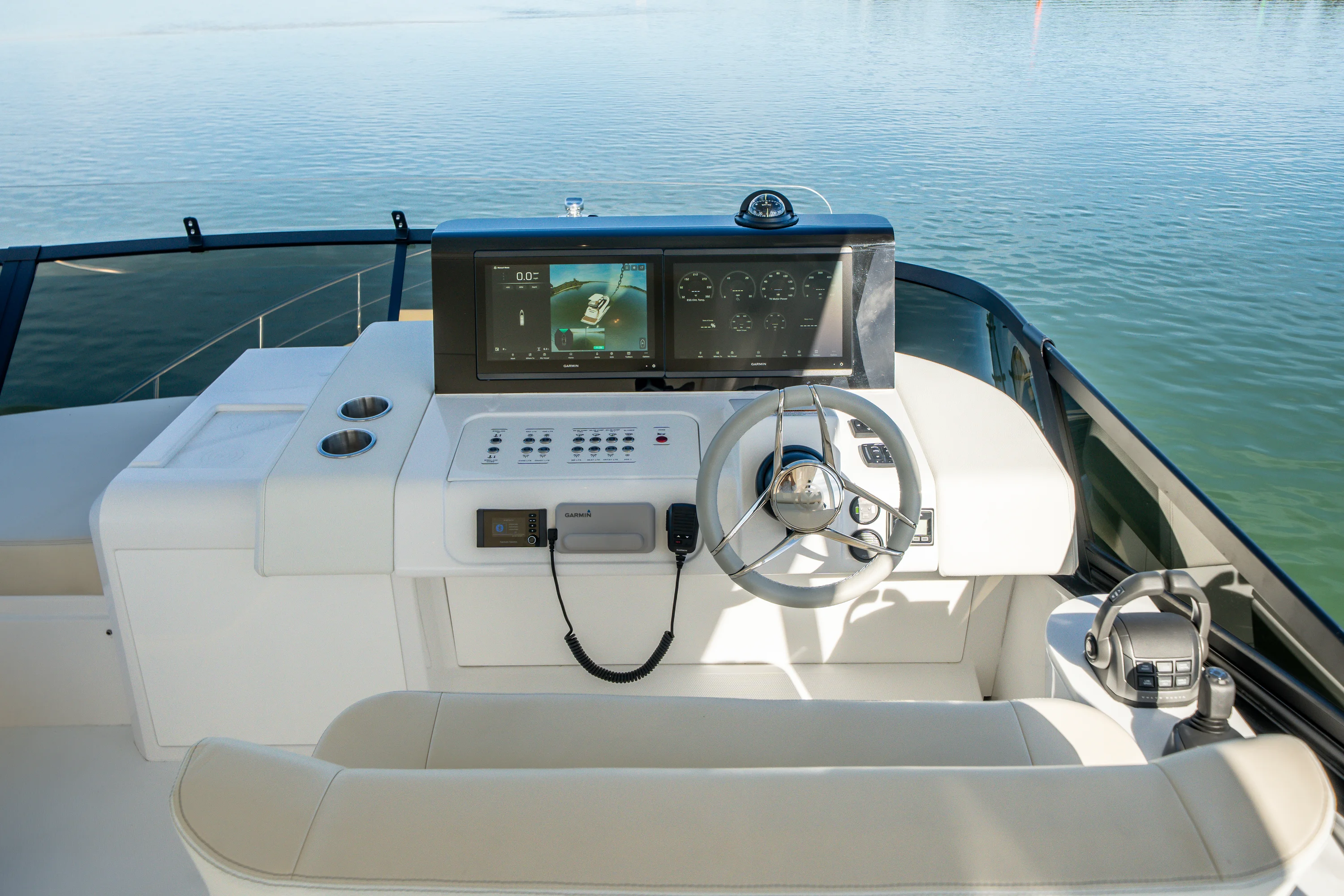 2026 Cruisers Yachts 57 FLY Image Thumbnail #27